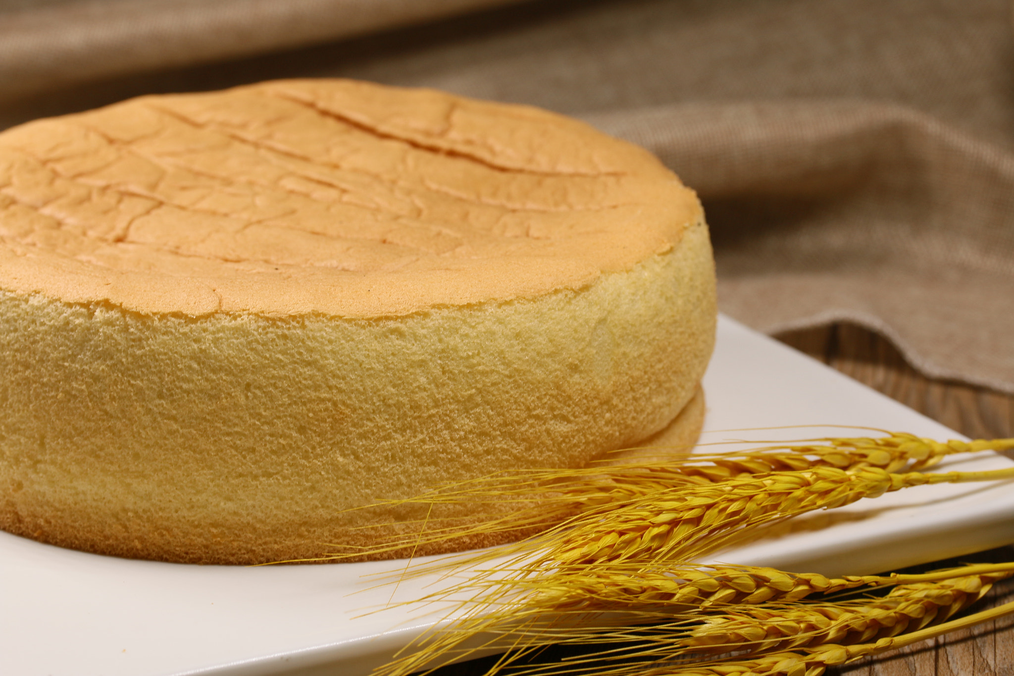 Canon EF-S 60mm F2.8 Macro USM sample photo. Baking photography