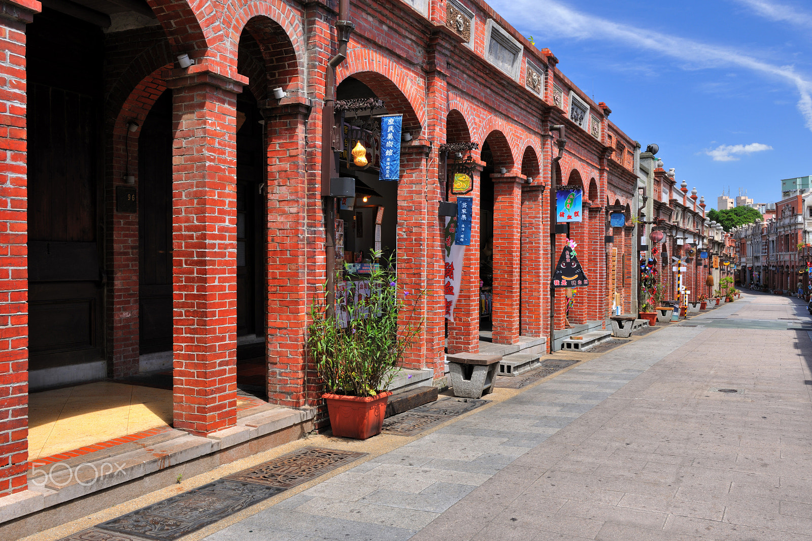 Nikon D3X sample photo. 建築,建設,老街,街道 photography