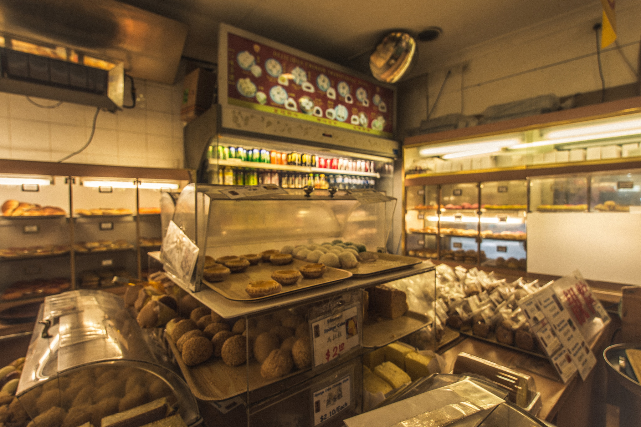 Samyang 14mm F2.8 ED AS IF UMC sample photo. Yellow bakery photography