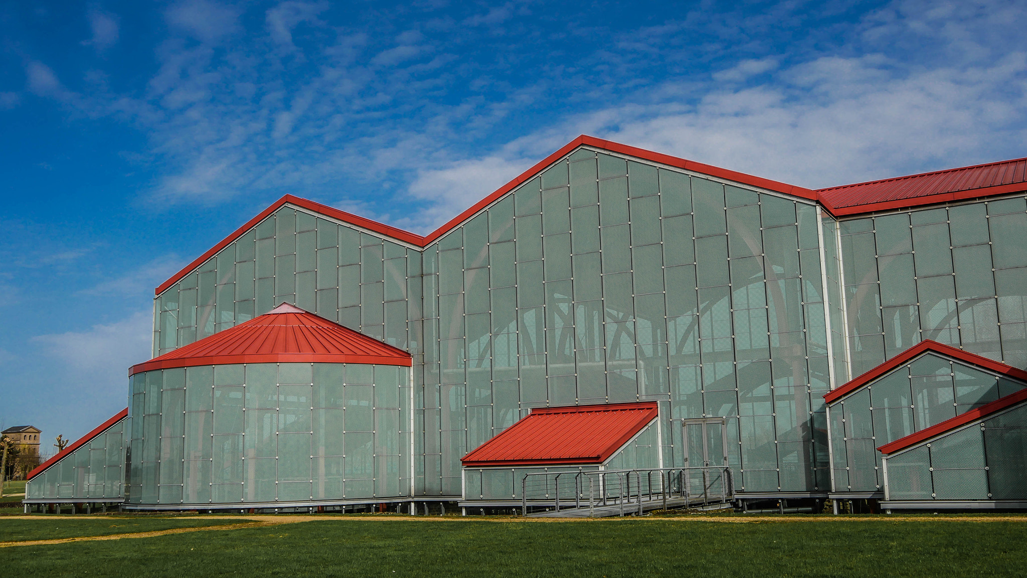 OLYMPUS M.9-18mm F4.0-5.6 sample photo. Red roof photography