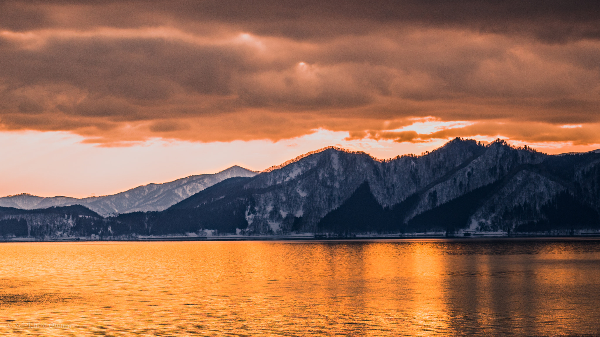 Panasonic Lumix DMC-GH4 + Olympus M.Zuiko Digital ED 12-40mm F2.8 Pro sample photo. Lake tazawako photography