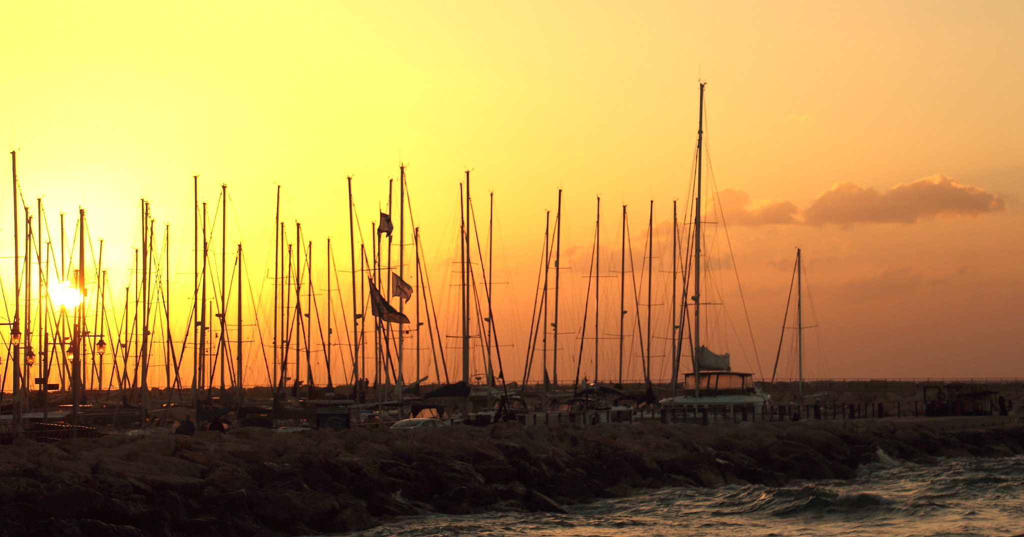 Canon EOS 1200D (EOS Rebel T5 / EOS Kiss X70 / EOS Hi) sample photo. The marina on fire photography