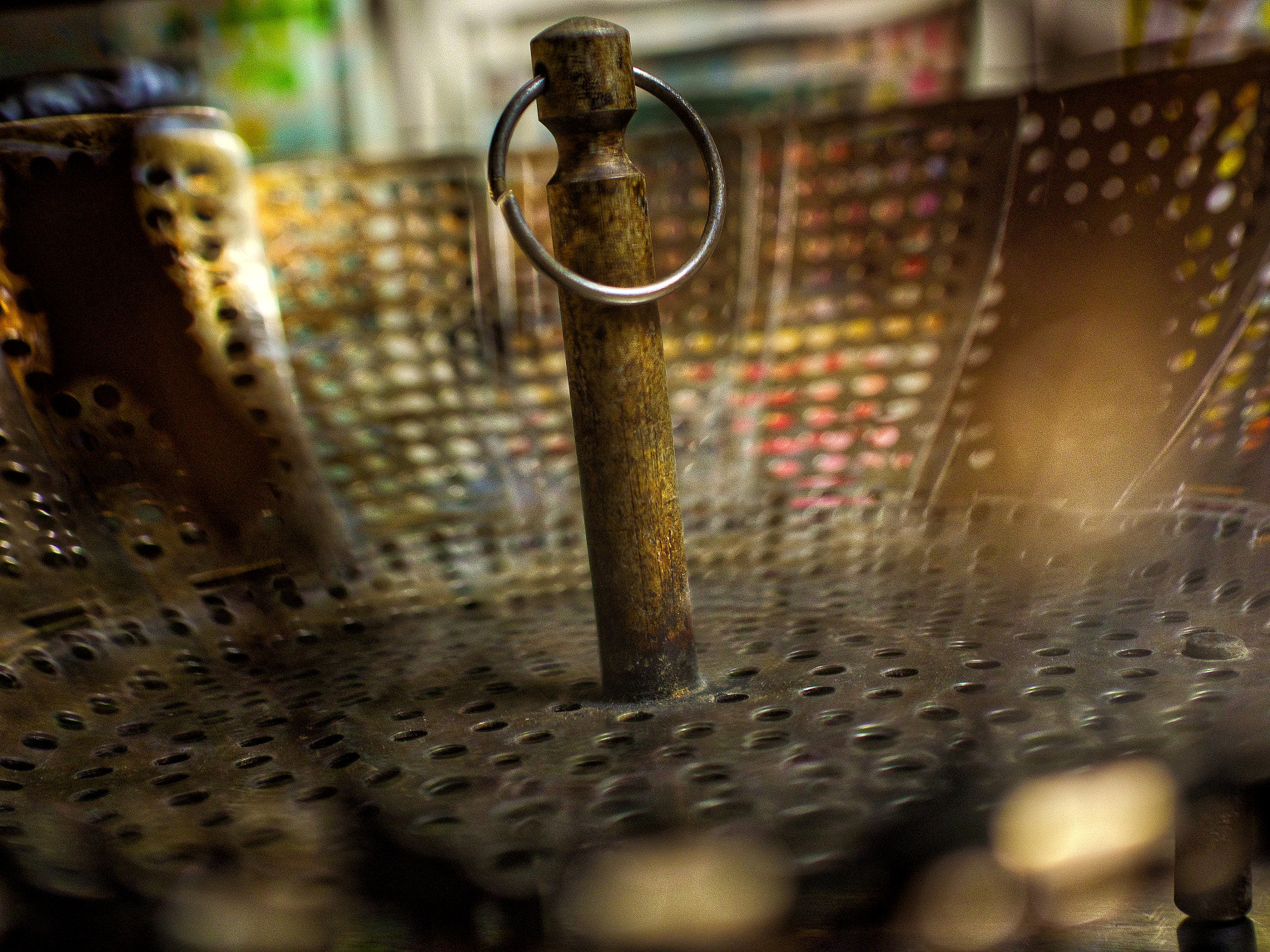 Olympus OM-D E-M1 + Olympus M.Zuiko Digital 25mm F1.8 sample photo. Tarnished steamer photography