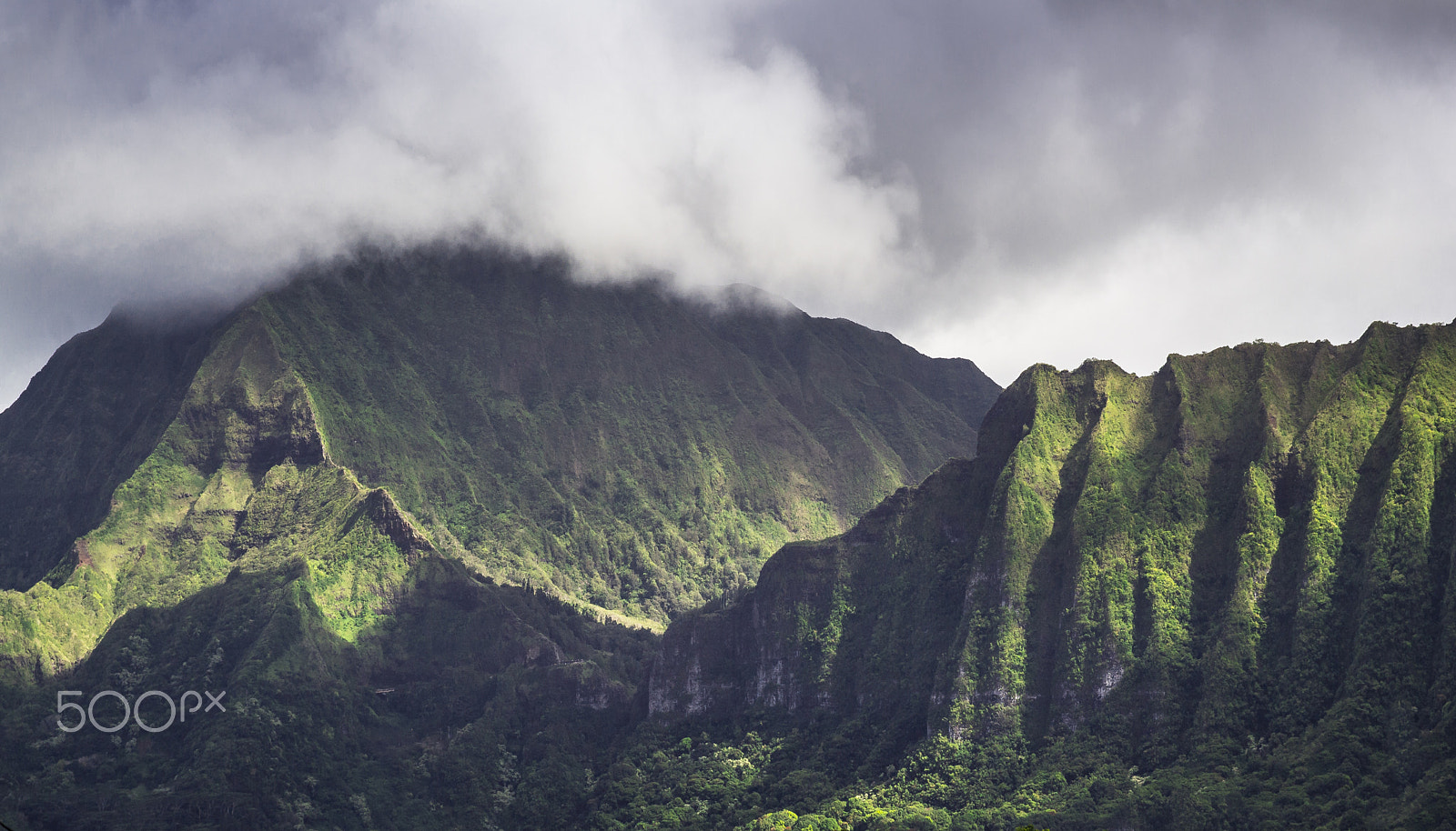 Canon EF 28-135mm F3.5-5.6 IS USM sample photo. Ko'olau storm photography