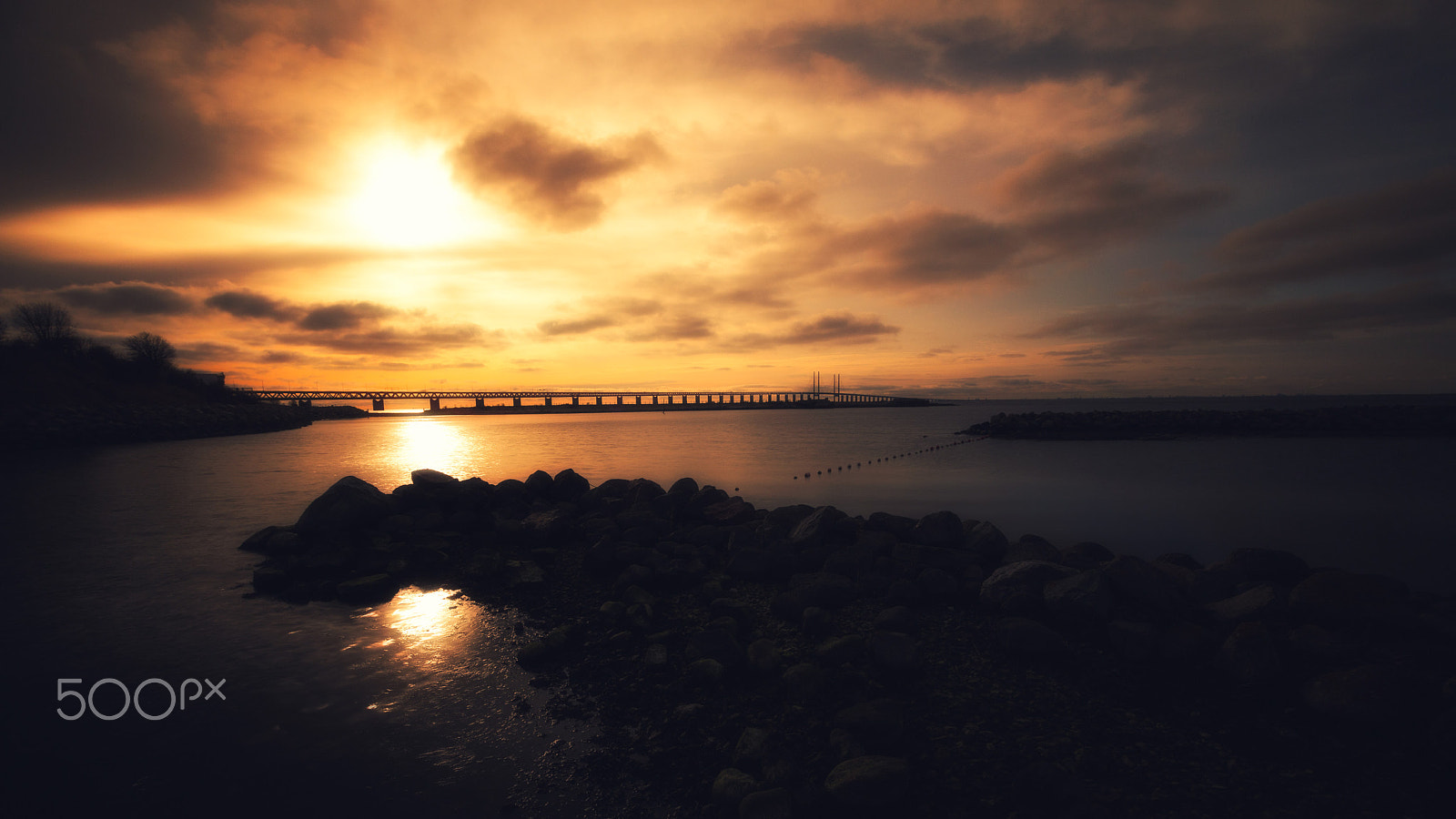 Canon EF-S 10-22mm F3.5-4.5 USM sample photo. Sunset over the bridge photography