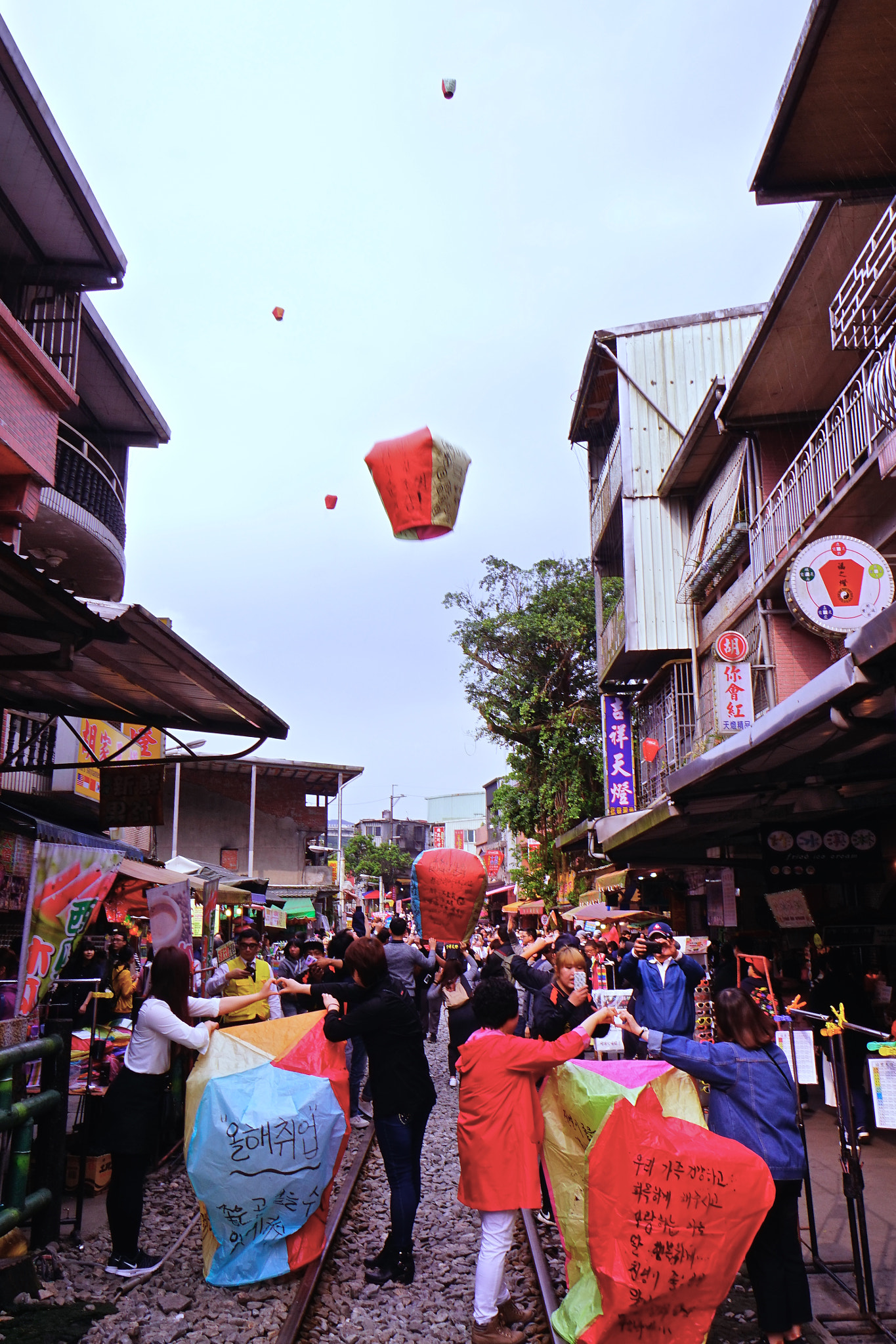 Sony a7R sample photo. Sky lantern photography