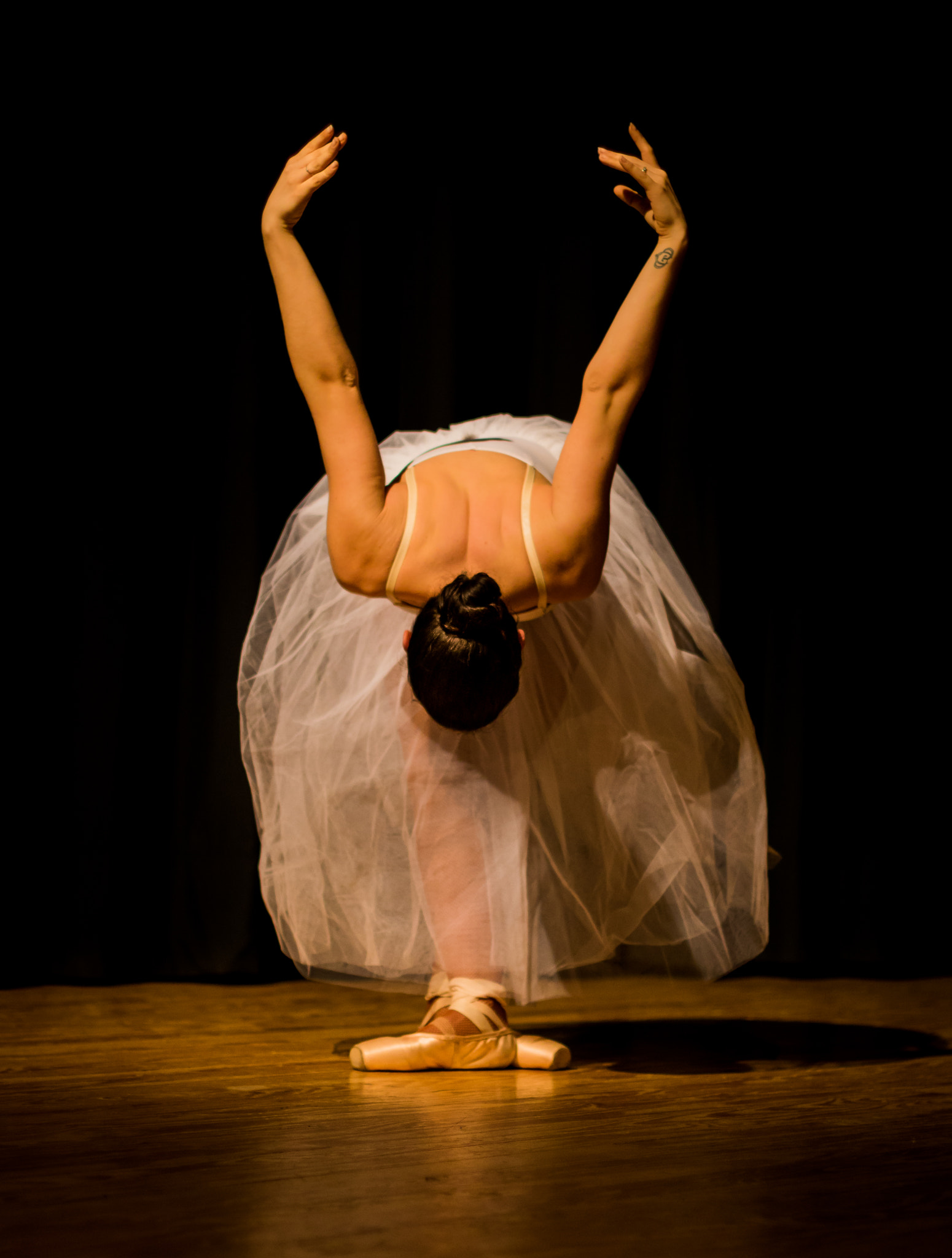 Canon EOS 760D (EOS Rebel T6s / EOS 8000D) + Canon EF 50mm F1.4 USM sample photo. La bailarina photography