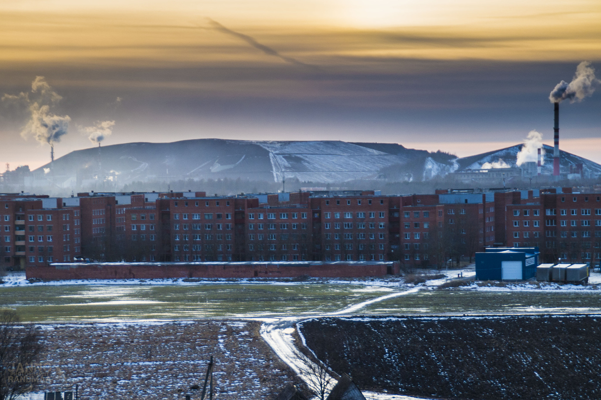 Pentax K-50 sample photo. Global oil shale town photography