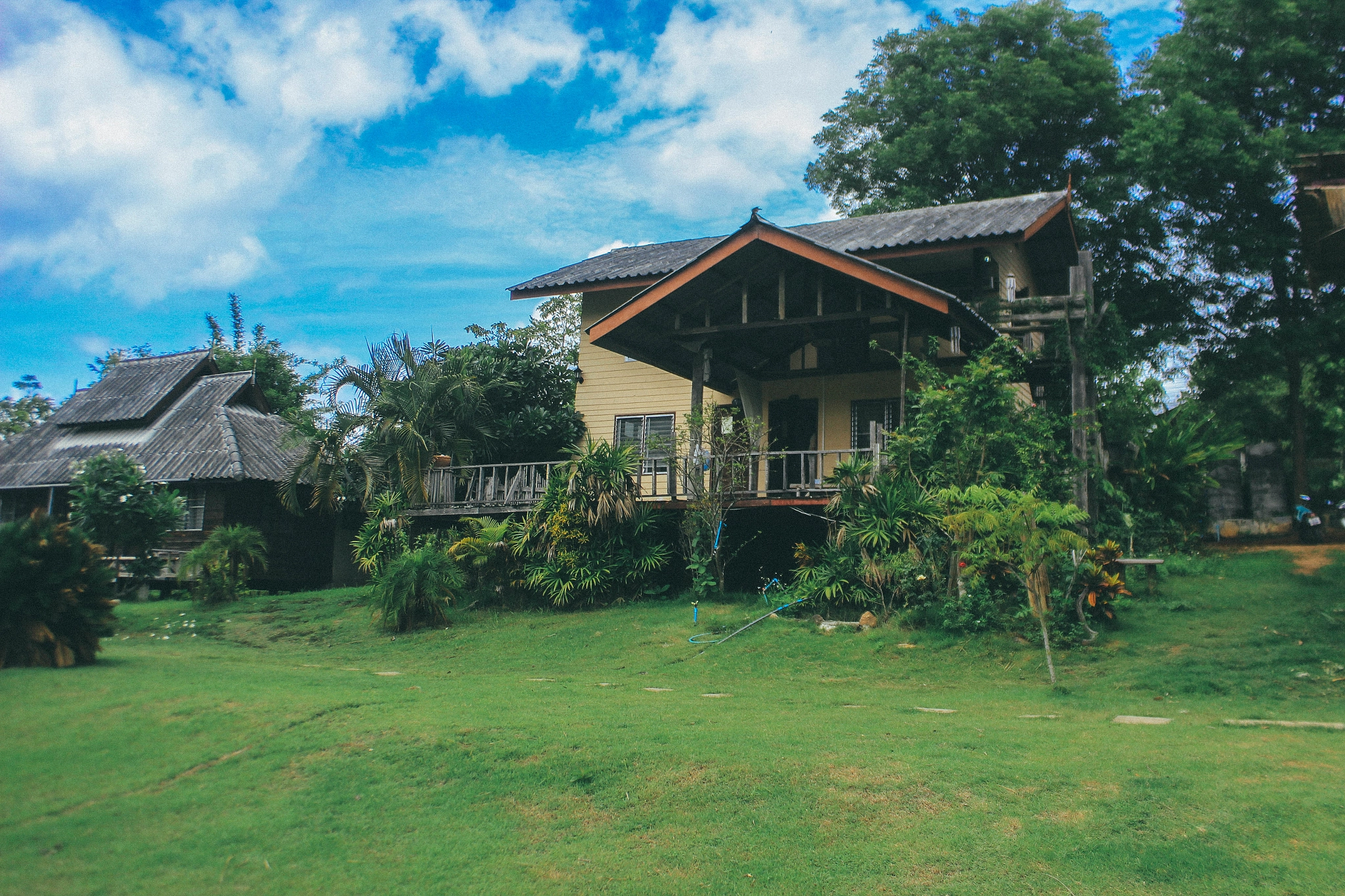 Canon EF-S 18-55mm F3.5-5.6 IS sample photo. Home in thailand photography