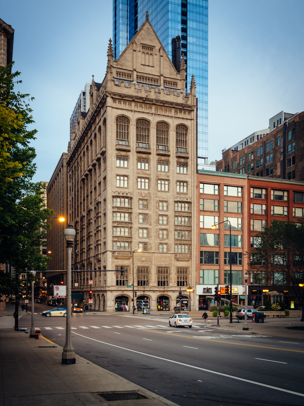 OLYMPUS M.9-18mm F4.0-5.6 sample photo. University club of chicago photography