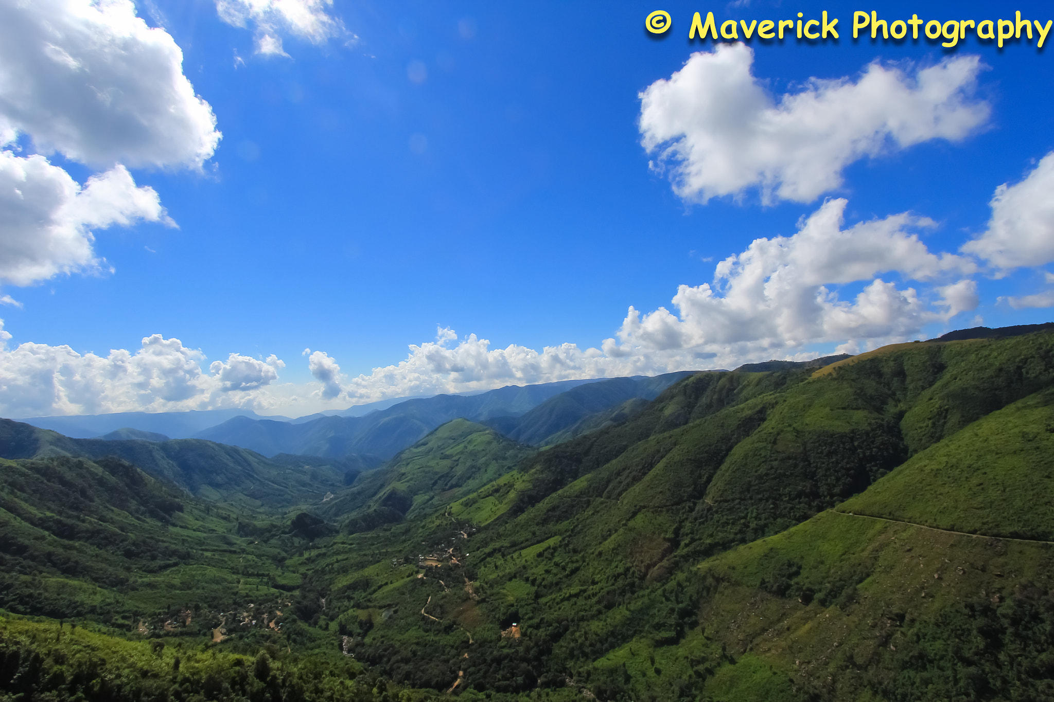 Canon EF-S 10-22mm F3.5-4.5 USM sample photo. I never get tired of the blue sky !!! #bluesky #tr ... photography