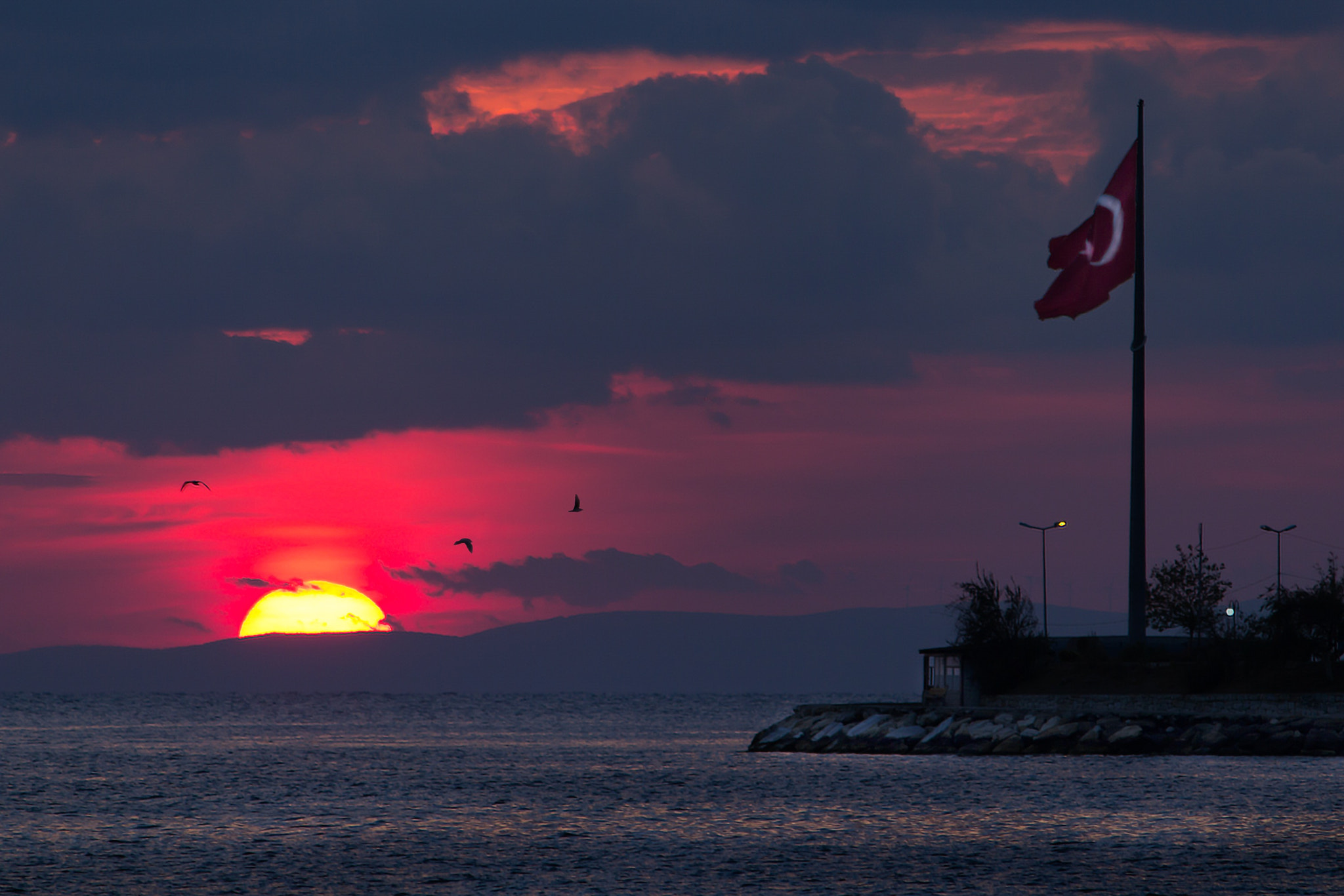 Canon EF-S 55-250mm F4-5.6 IS sample photo. Sunset photography