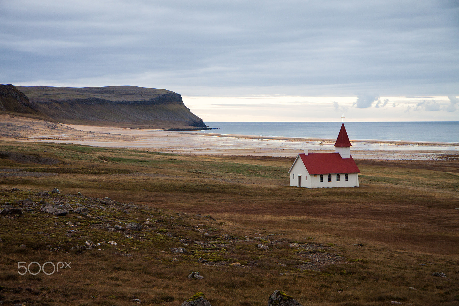 Canon EOS 50D + Canon EF-S 17-55mm F2.8 IS USM sample photo. Ísland, chapel, 2016 photography