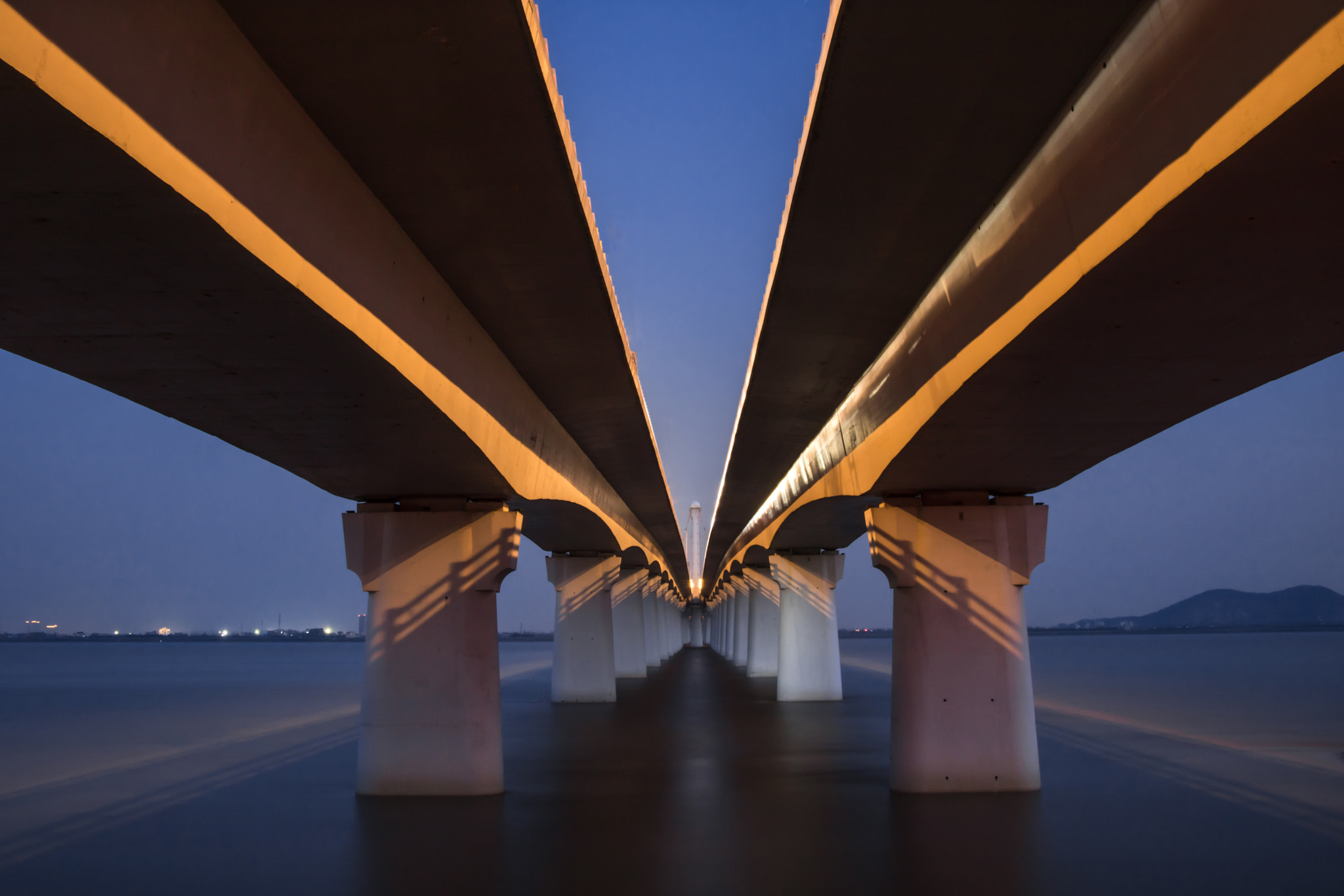 Canon EOS 750D (EOS Rebel T6i / EOS Kiss X8i) + Canon TS-E 90mm F2.8 Tilt-Shift sample photo. Jiangdong bridge in hangzhou,china photography
