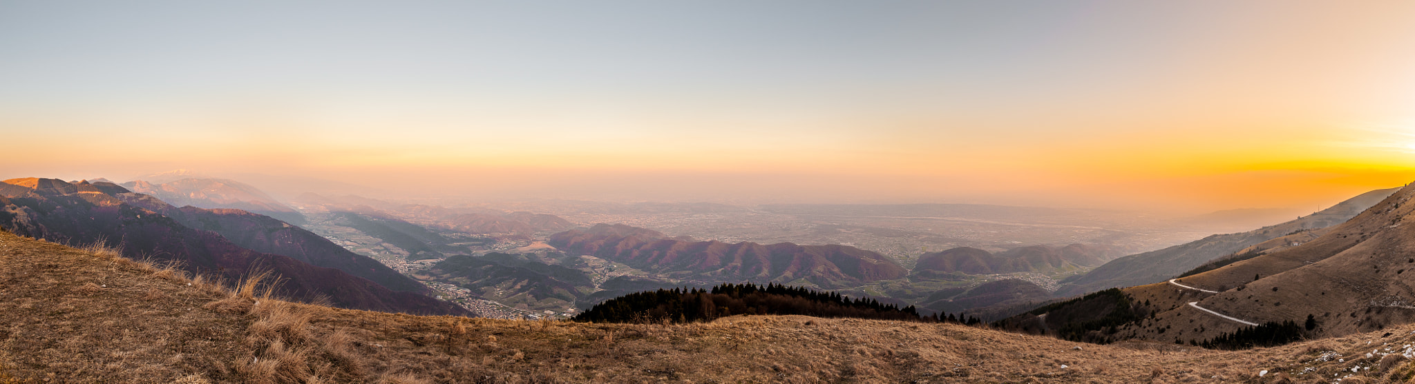 Nikon D700 + Sigma 20mm F1.8 EX DG Aspherical RF sample photo. Panoramica da posa puner photography