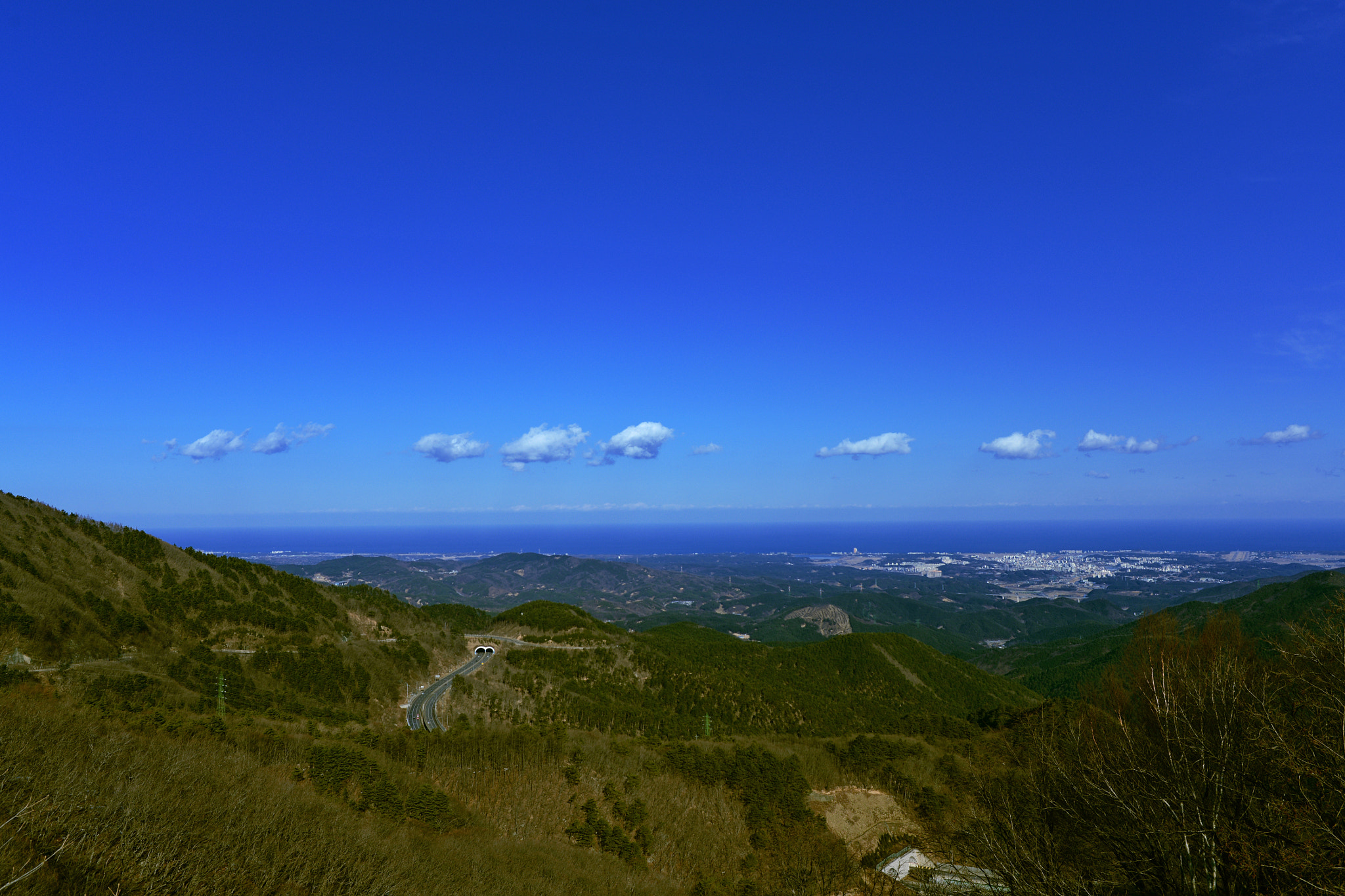 Nikon AF-S Nikkor 28mm F1.8G sample photo. Mountain, cloud and sea_ gangwon-do photography