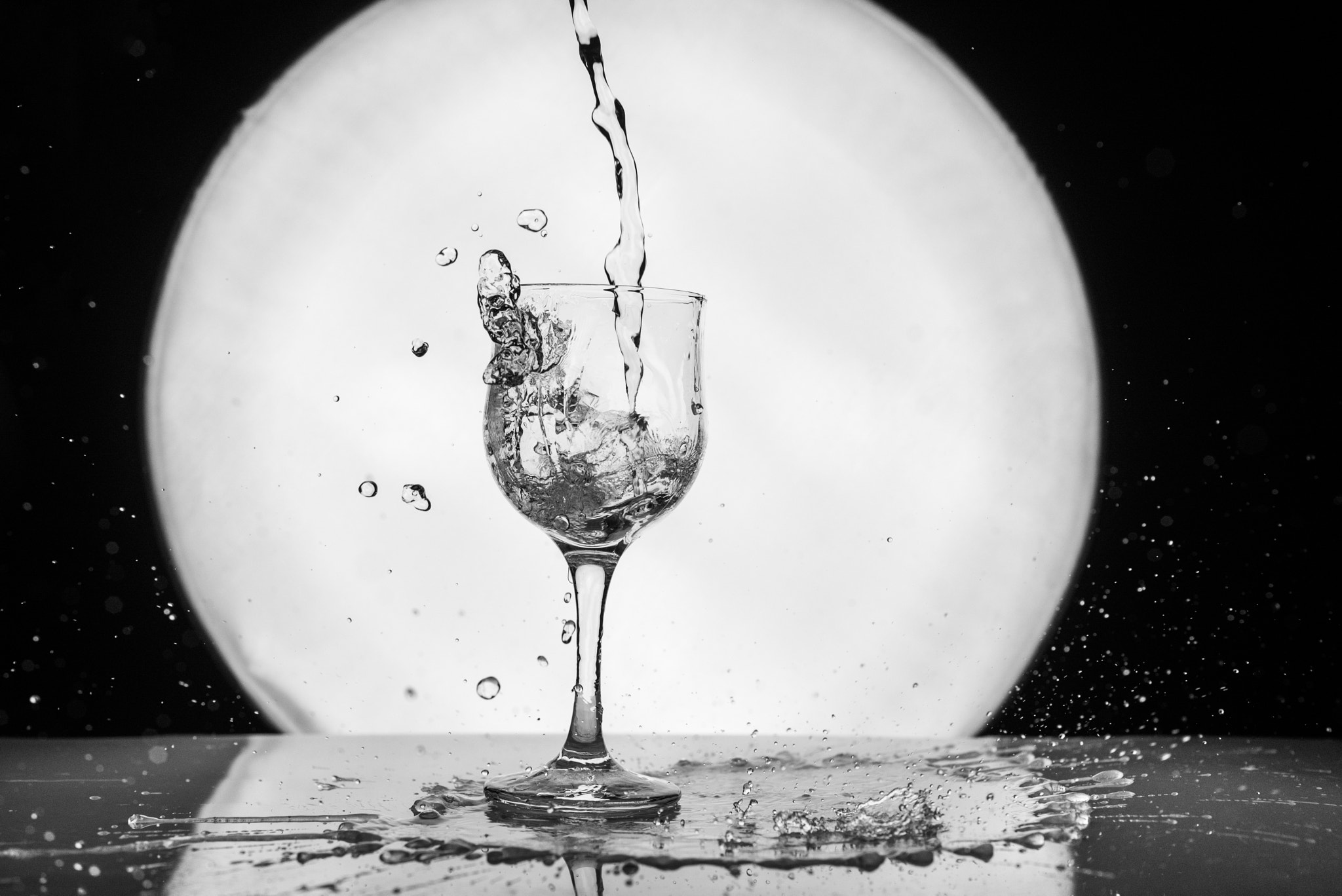 Nikon AF Nikkor 50mm F1.8D sample photo. Water splash photography