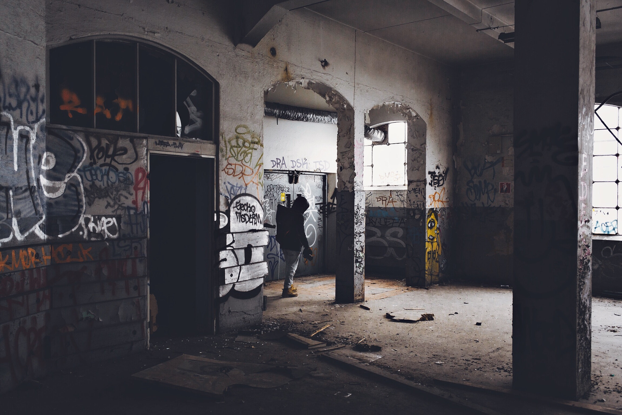 Canon EF 35mm F2 IS USM sample photo. Urbanz place photography