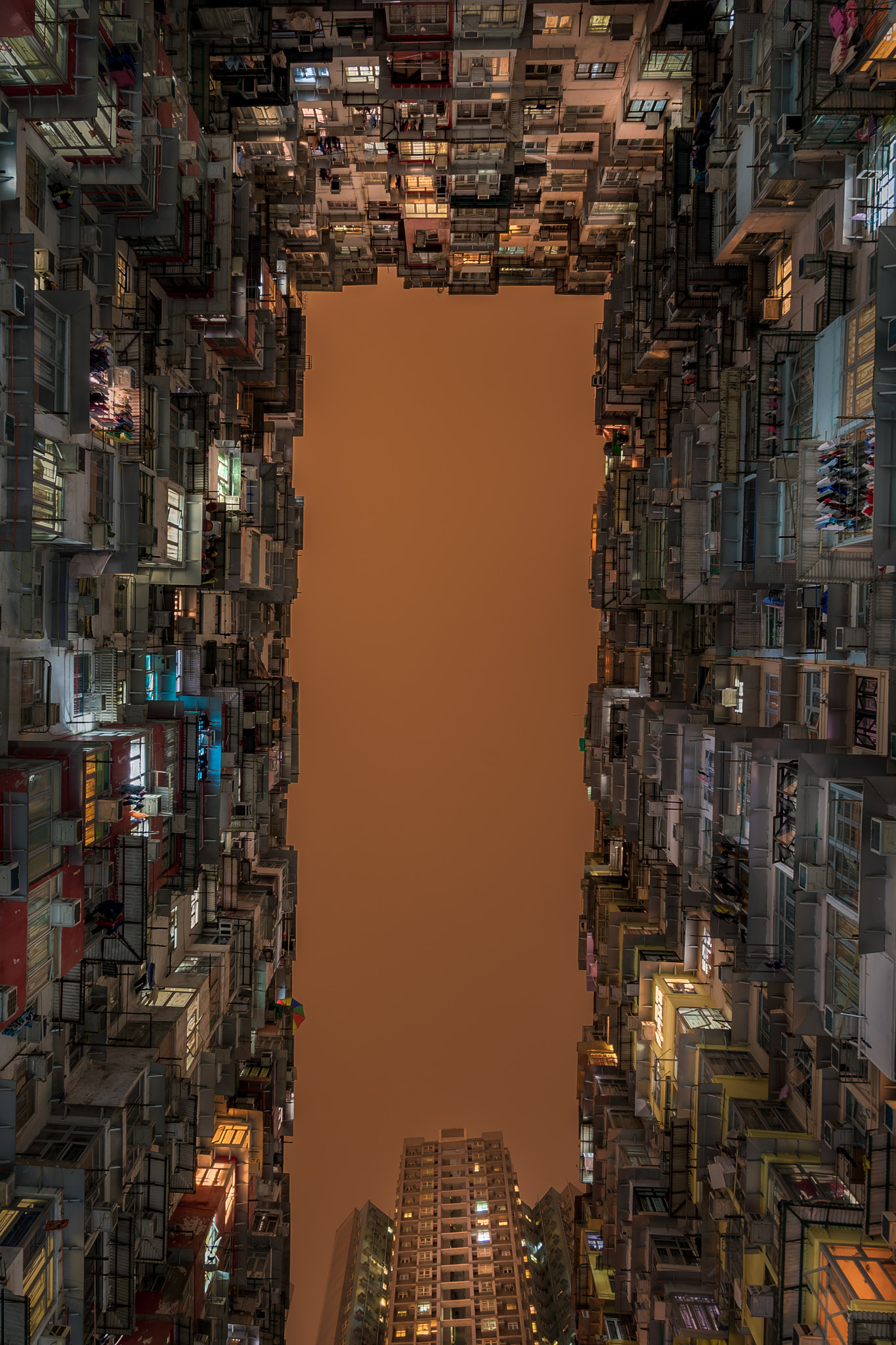 Sigma 17-50mm F2.8 EX DC OS HSM sample photo. Hong kong buildings photography