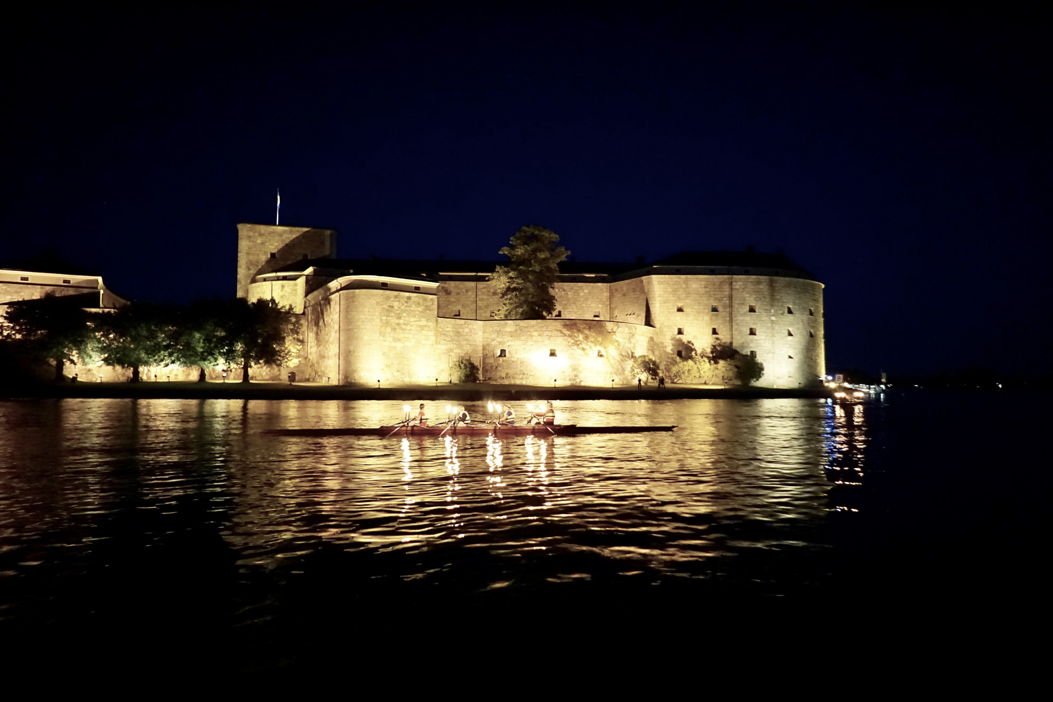 Sony a6000 + Sony E 16mm F2.8 sample photo. Vaxholm  castle photography