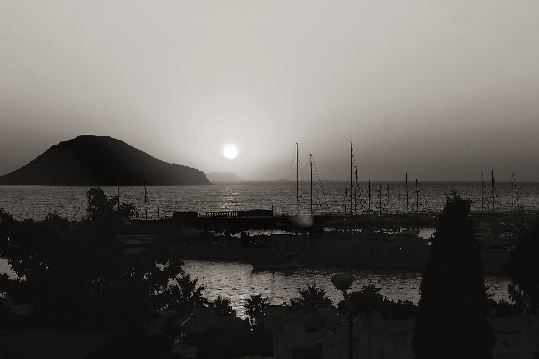 Canon EOS 700D (EOS Rebel T5i / EOS Kiss X7i) + Canon EF 50mm F1.8 II sample photo. Turgutreis / bodrum photography