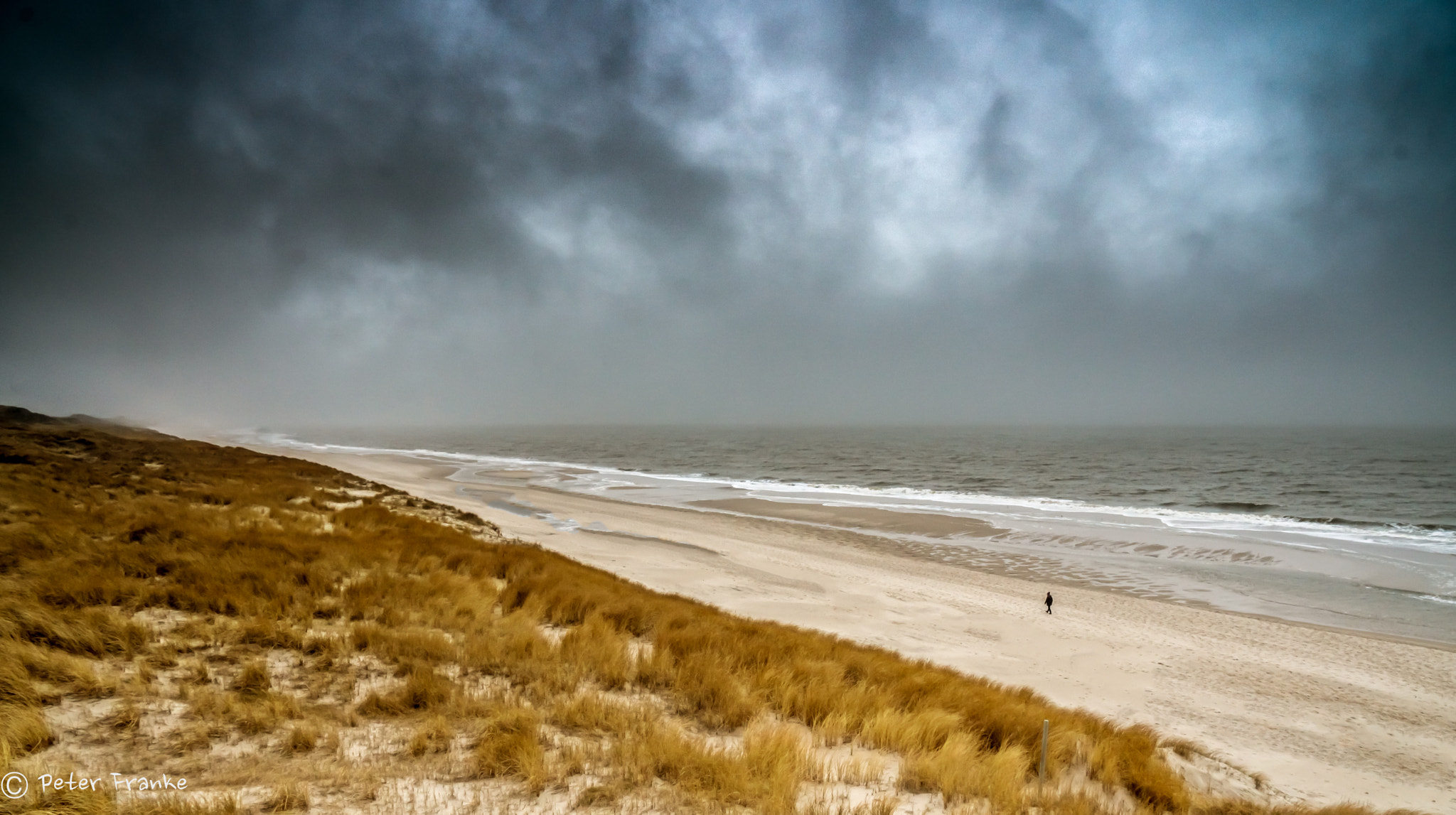 Sony a6300 sample photo. Sylt lonly people strand photography