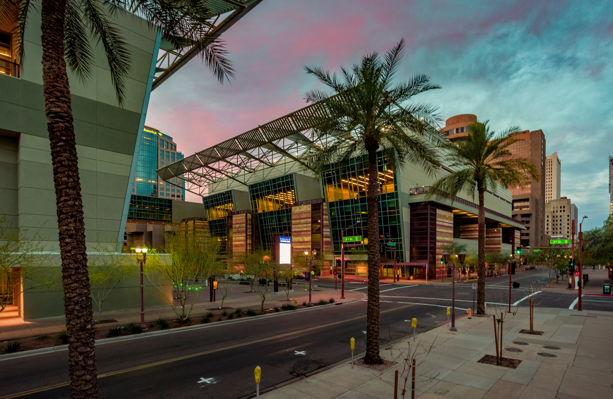 Nikon D810 + Nikon AF-S Nikkor 18-35mm F3.5-4.5G ED sample photo. Morning in phoenix photography