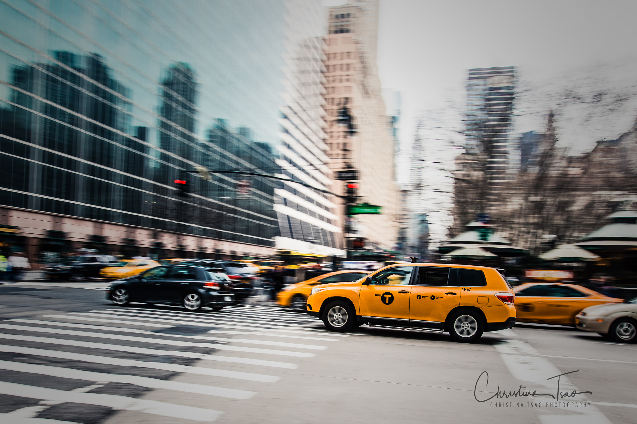 Canon EOS 5D Mark IV + Canon EF 16-35mm F2.8L USM sample photo. New york minute photography