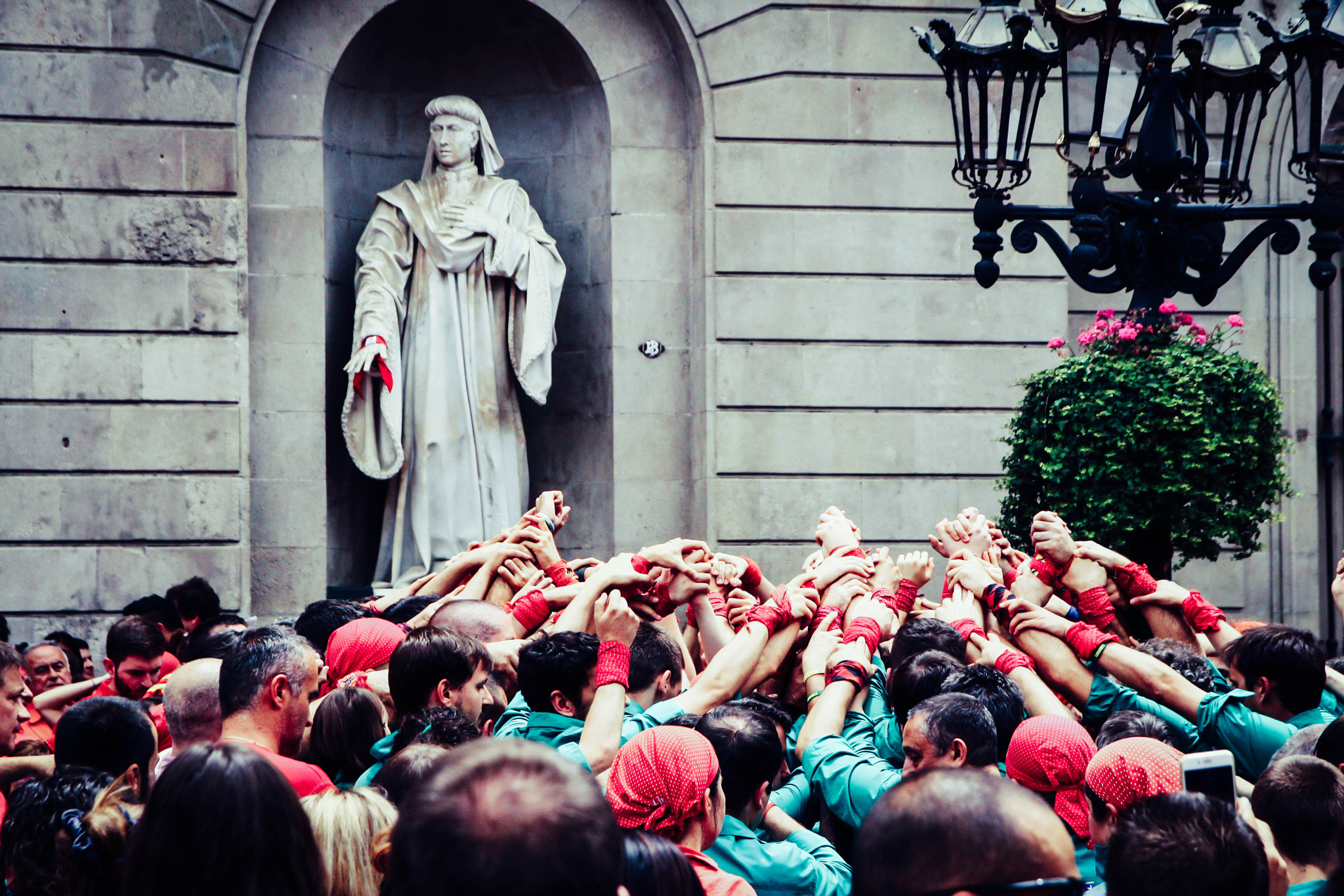 Canon EOS 50D sample photo. Cooperation before castell / barcelona photography