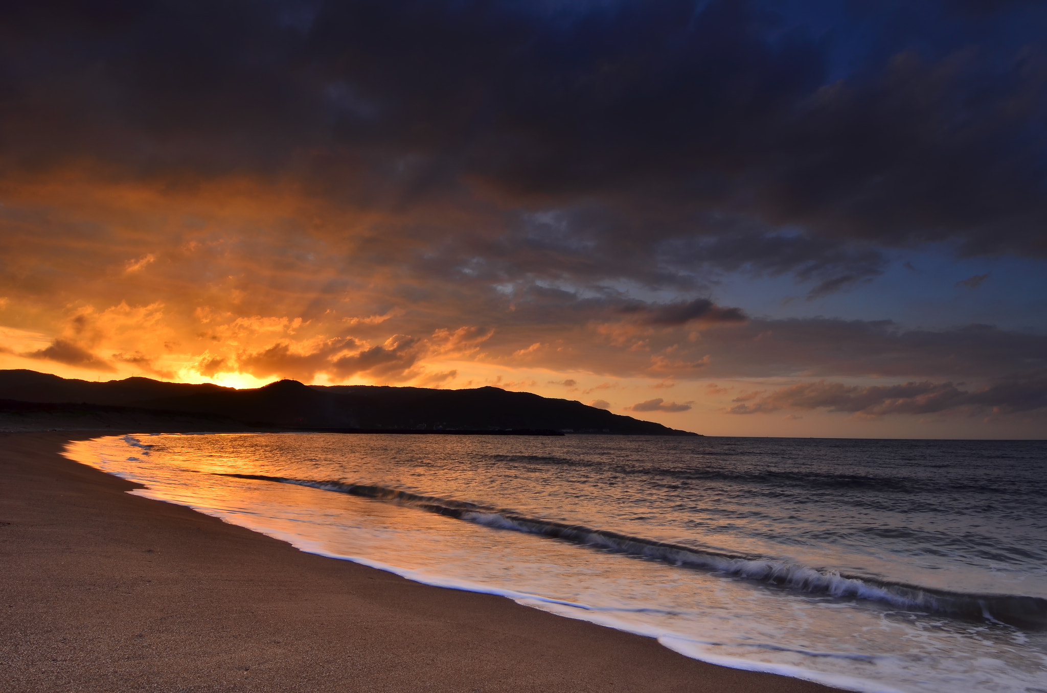 Nikon D7000 + Tokina AT-X Pro 12-24mm F4 (IF) DX sample photo. 夕陽灘 photography