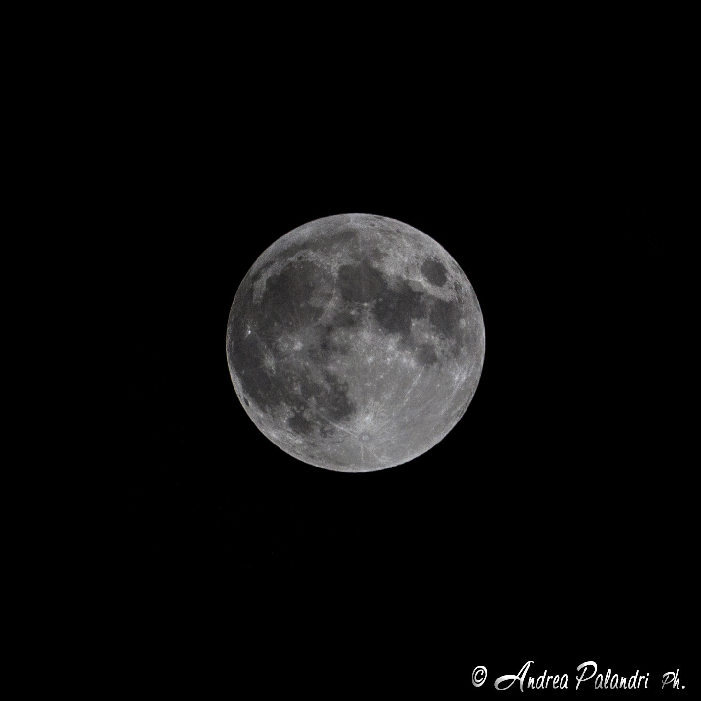 Canon EF-S 55-250mm F4-5.6 IS STM sample photo. Luna piena photography