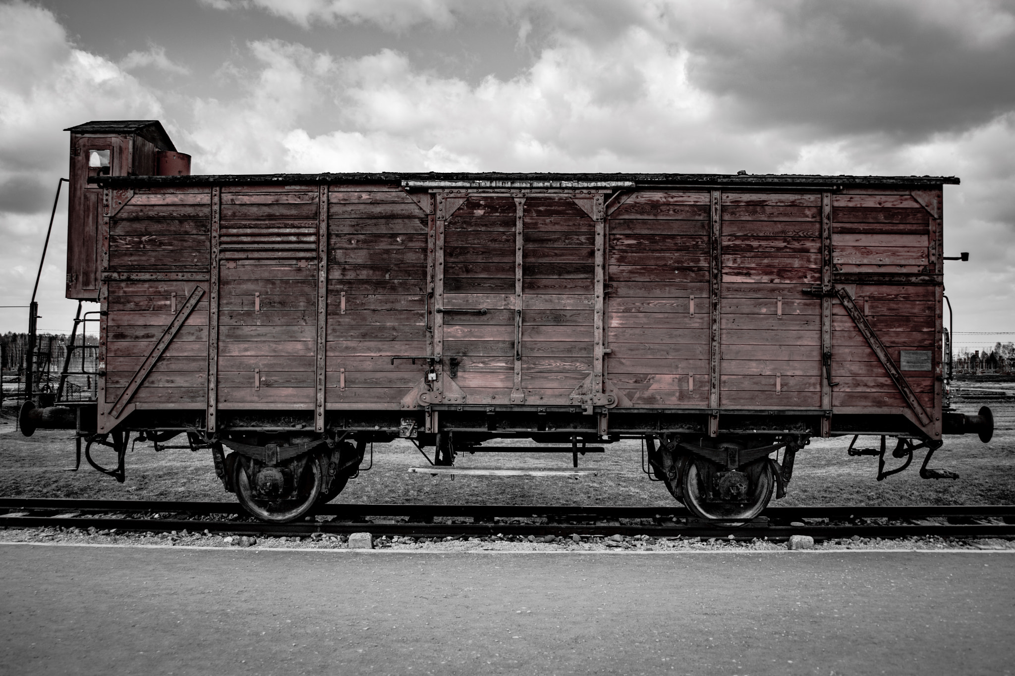 Sigma 24-70mm F2.8 EX DG HSM sample photo. The train photography