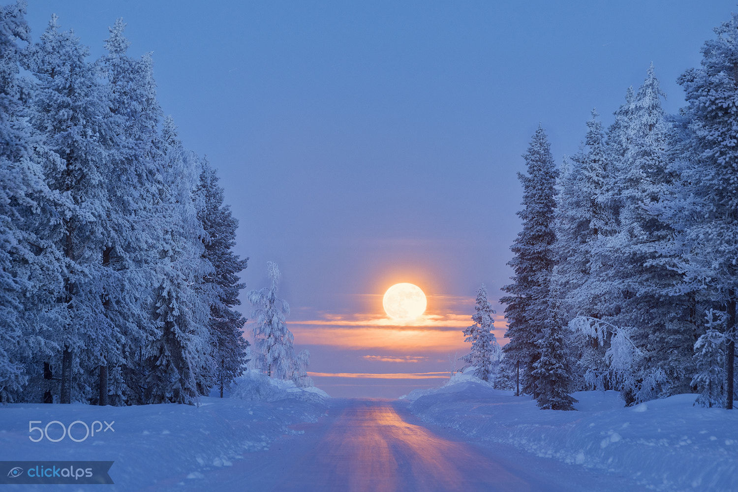 Canon EF 28-300mm F3.5-5.6L IS USM sample photo. Full moon sunrise photography