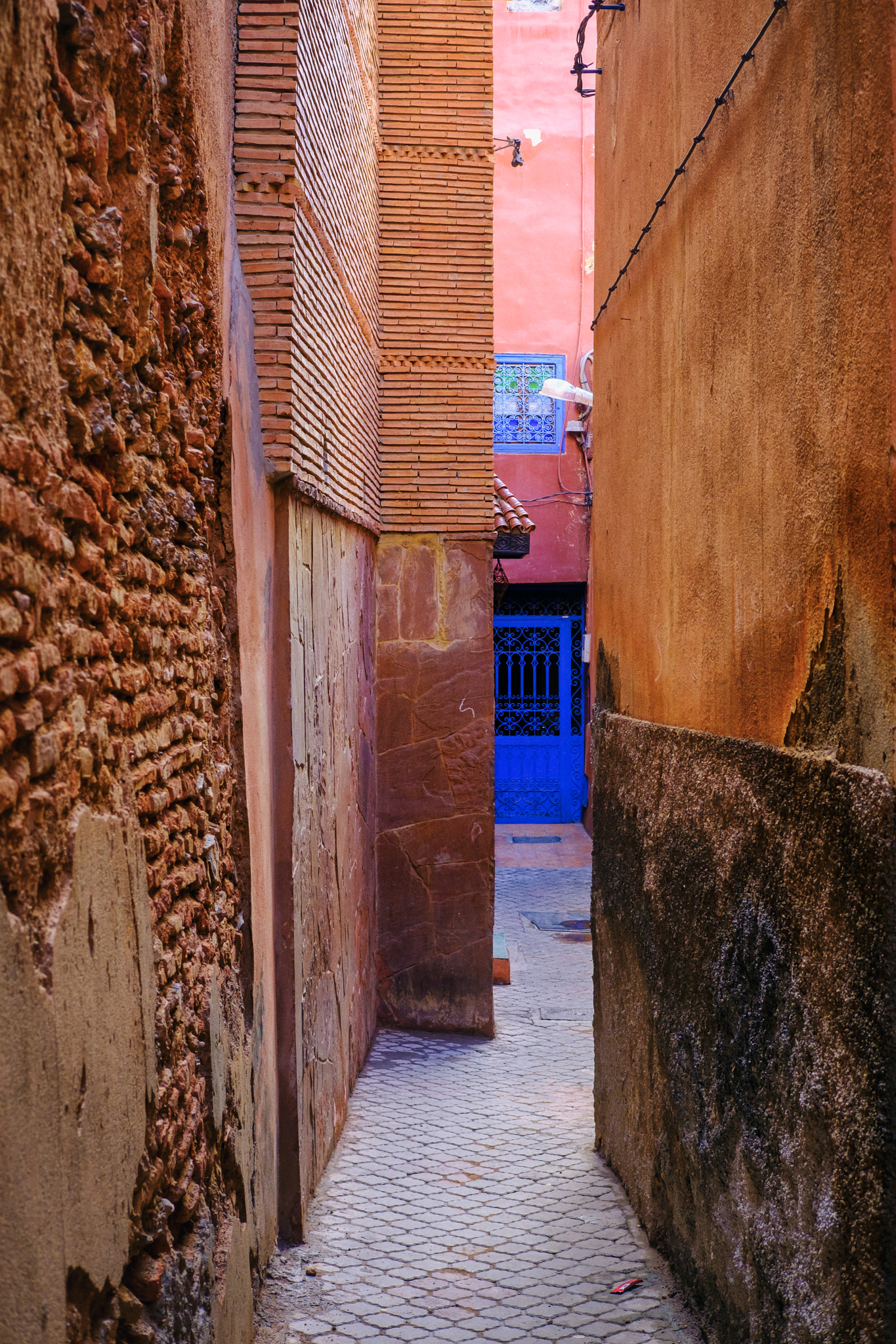 Fujifilm X-Pro2 + Fujifilm XF 35mm F2 R WR sample photo. Marrakech narrow alley photography