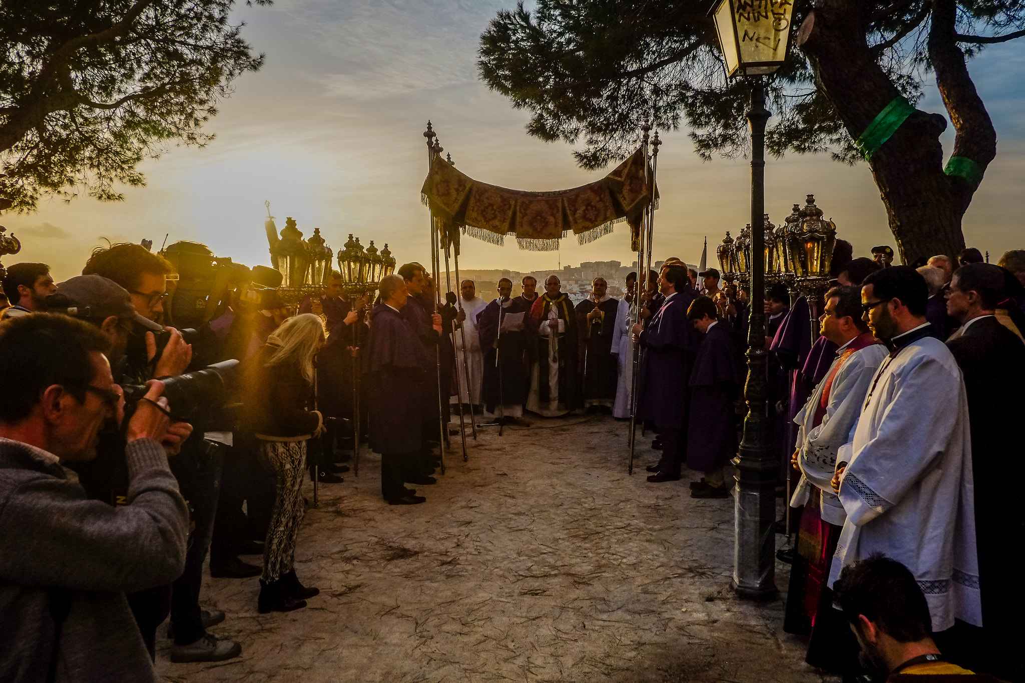 Fujifilm X-Pro1 + Fujifilm XF 18mm F2 R sample photo. The procession photography