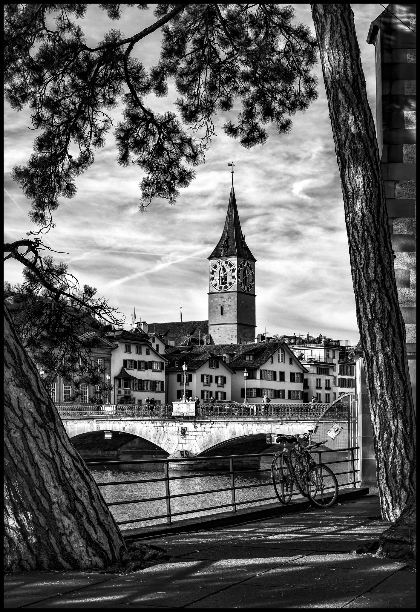 Leica M (Typ 240) + Leica Noctilux-M 50mm F0.95 ASPH sample photo. Clock tower of st.peter church....... photography