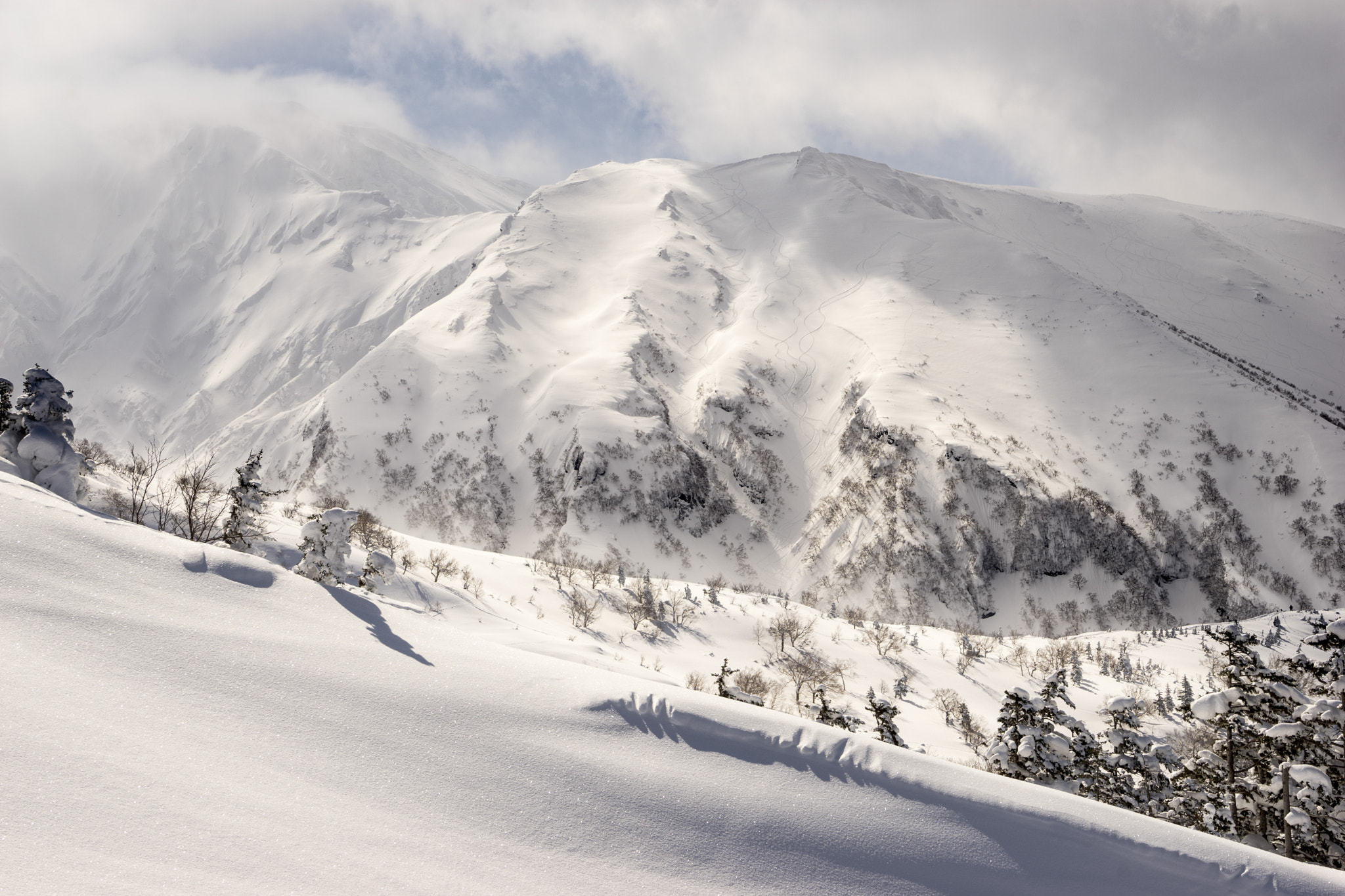 Sony a7 + Sony FE 70-200mm F4 G OSS sample photo. Mt.furano photography