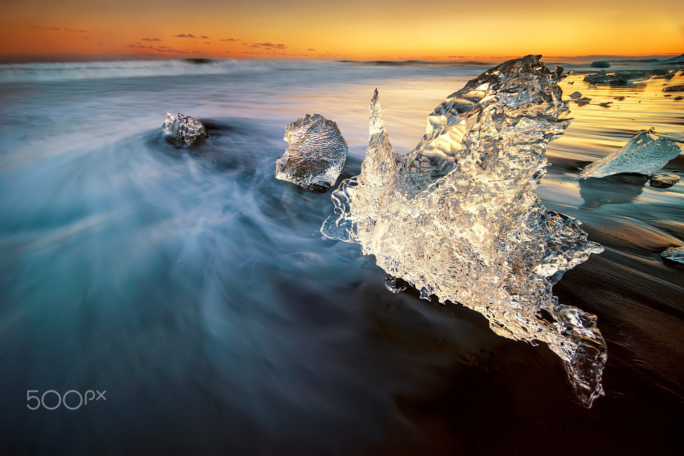 Voigtlander HELIAR-HYPER WIDE 10mm F5.6 sample photo. Ice swan photography