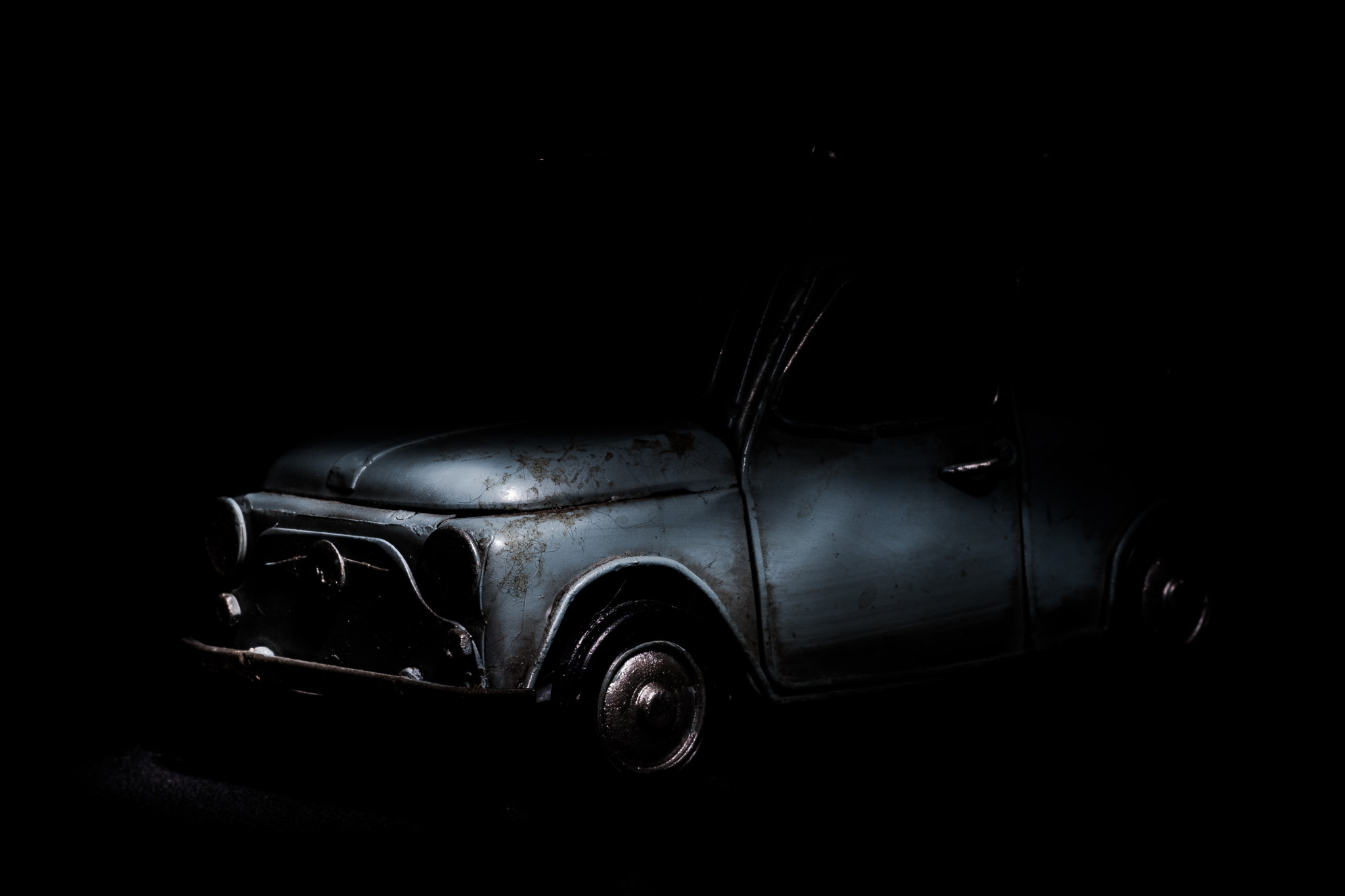 Canon EF 35-80mm f/4-5.6 sample photo. Light&car photography