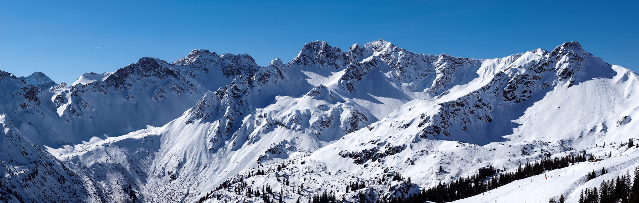 Olympus OM-D E-M1 + Olympus M.Zuiko Digital ED 40-150mm F2.8 Pro sample photo. Alps winter panorama photography