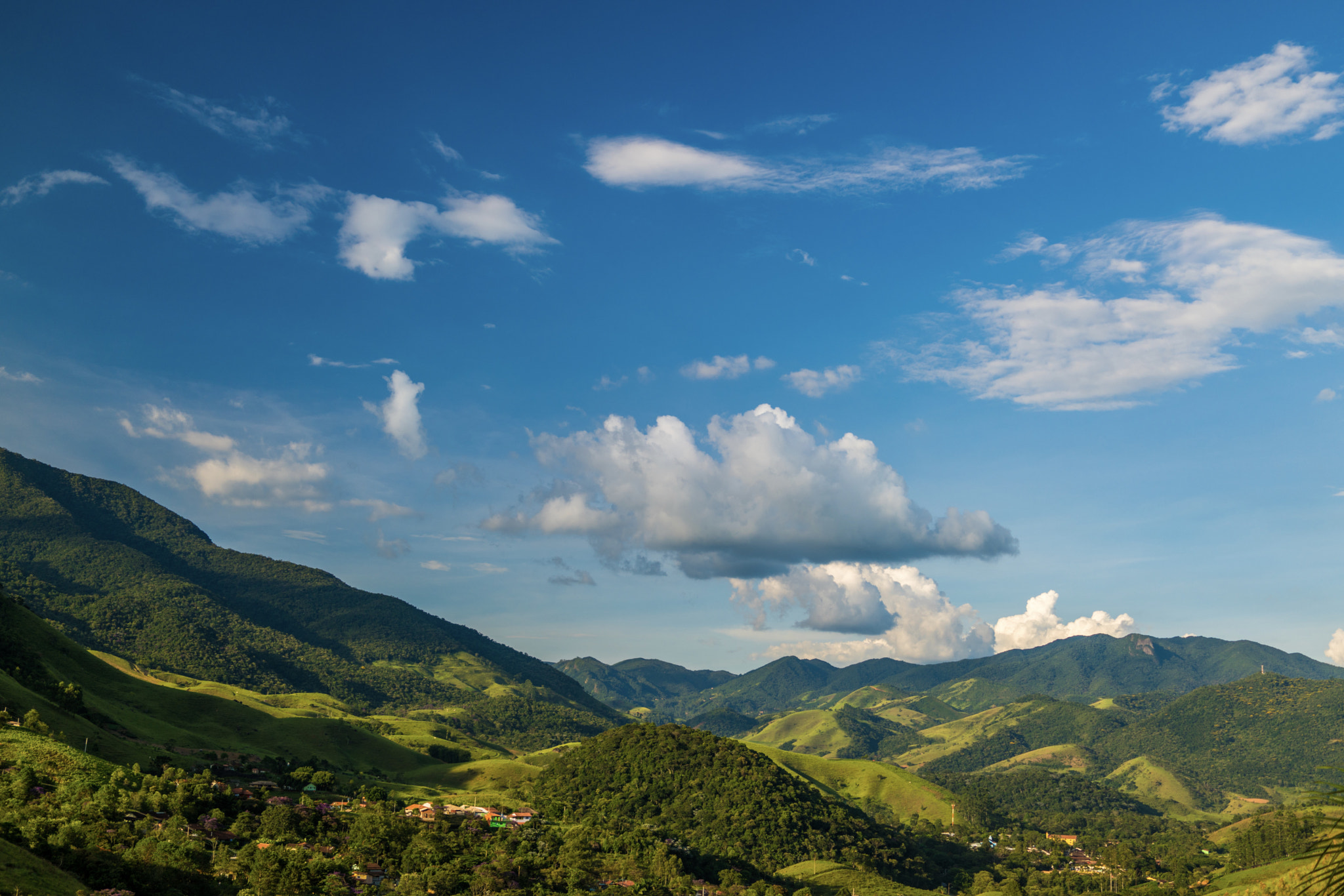 35mm F2.0 sample photo. Summer cloud. photography