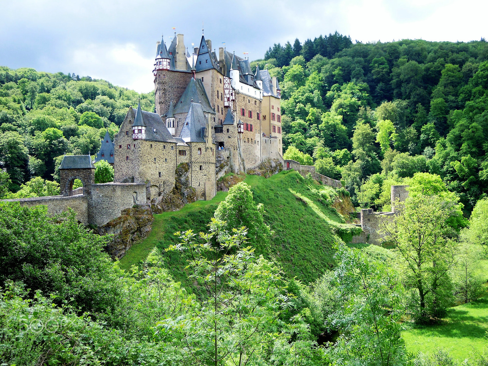 Nikon Coolpix S5100 sample photo. Burg eltz 2 photography