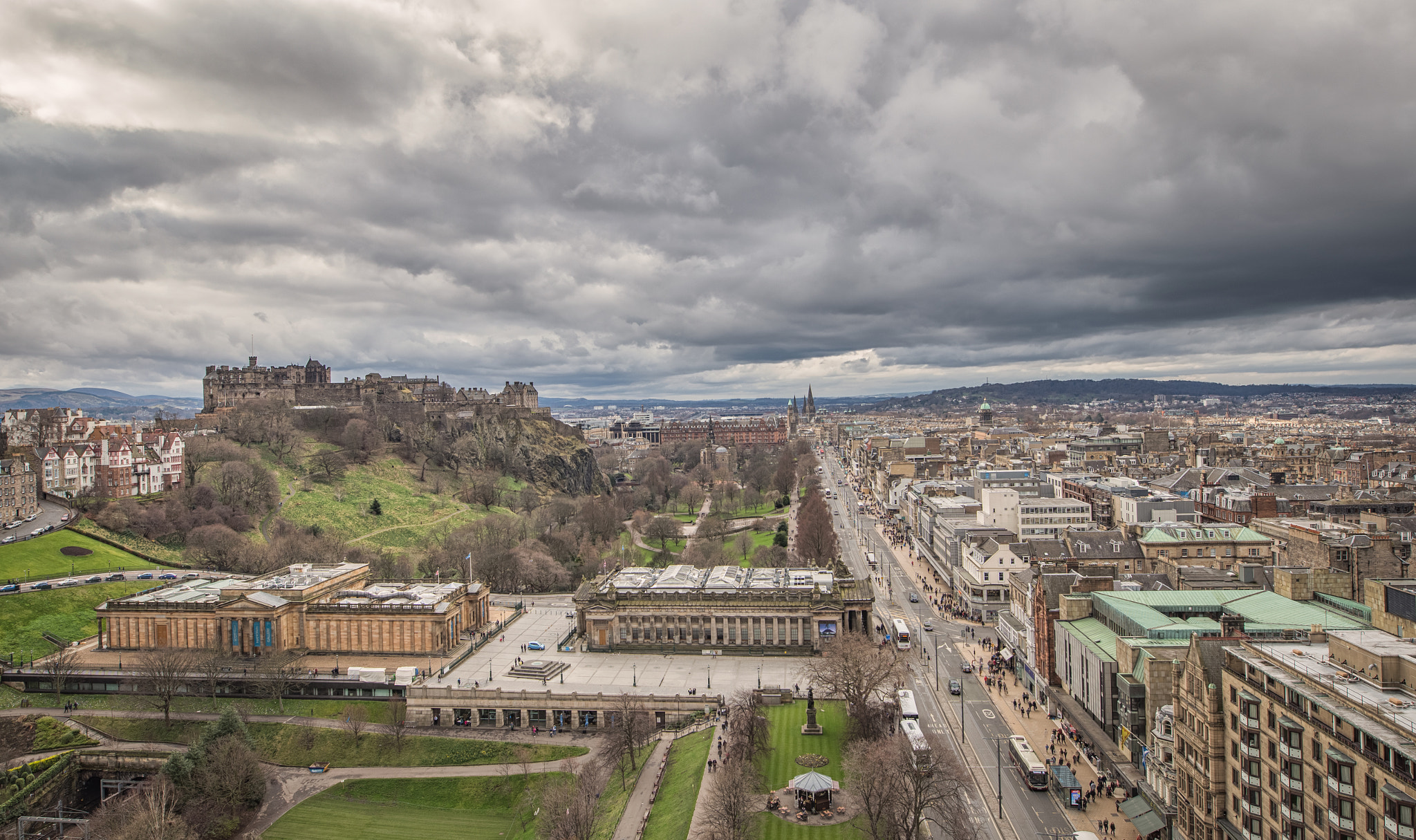 Sigma 20mm F1.4 DG HSM Art sample photo. Edinburgh skyline photography