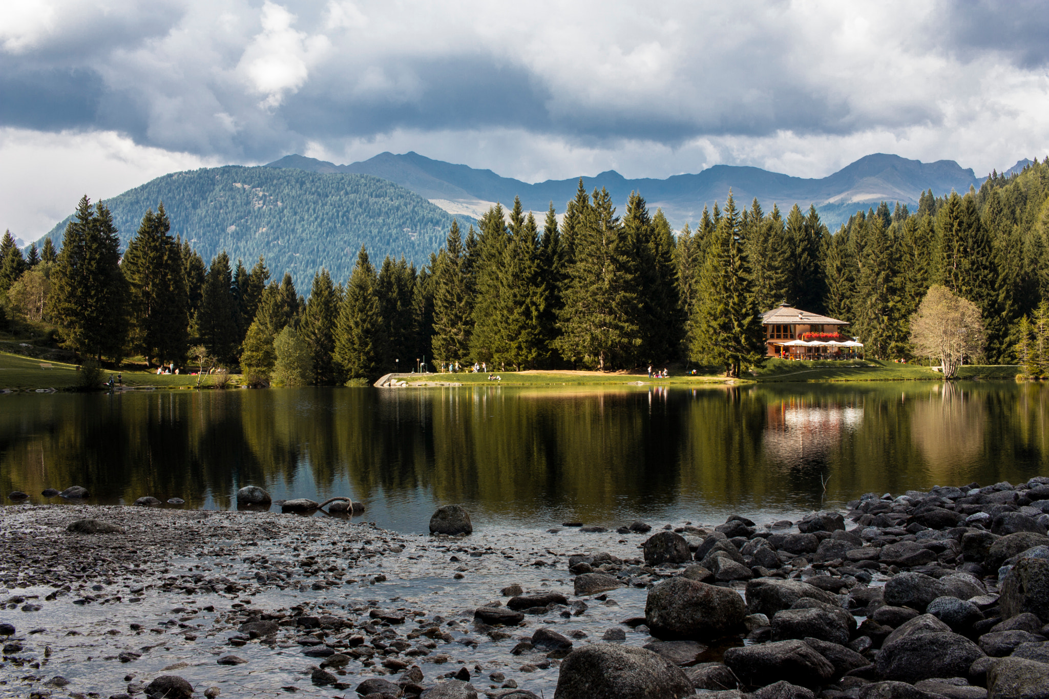 Canon EF-S 24mm F2.8 STM sample photo. Lago dei caprioli photography