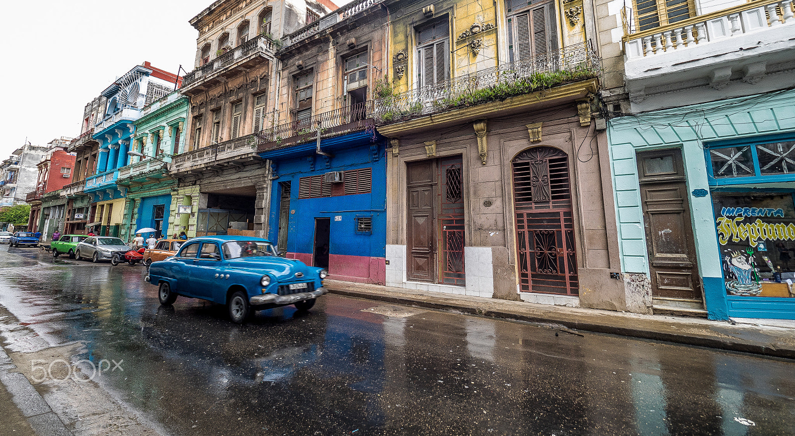 Olympus M.Zuiko Digital ED 7-14mm F2.8 PRO sample photo. Havana streets photography