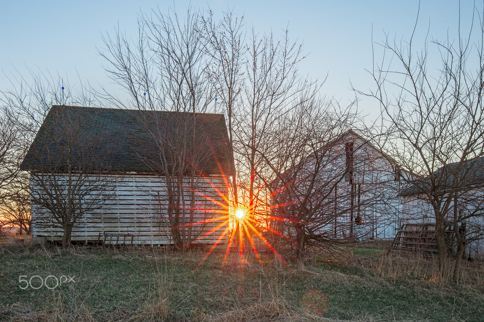 Canon EF 16-35mm F4L IS USM sample photo. Farm sunburst photography