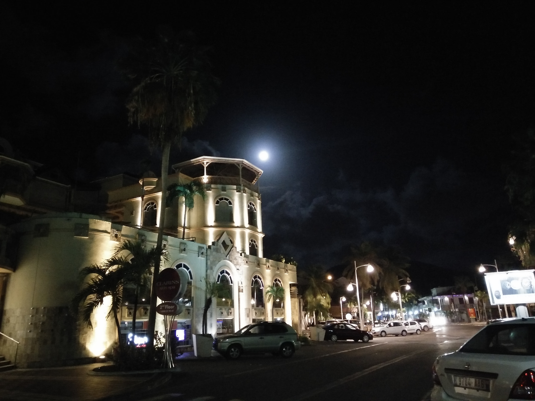 OnePlus ONE E1005 sample photo. Moonlight in marigot  photography