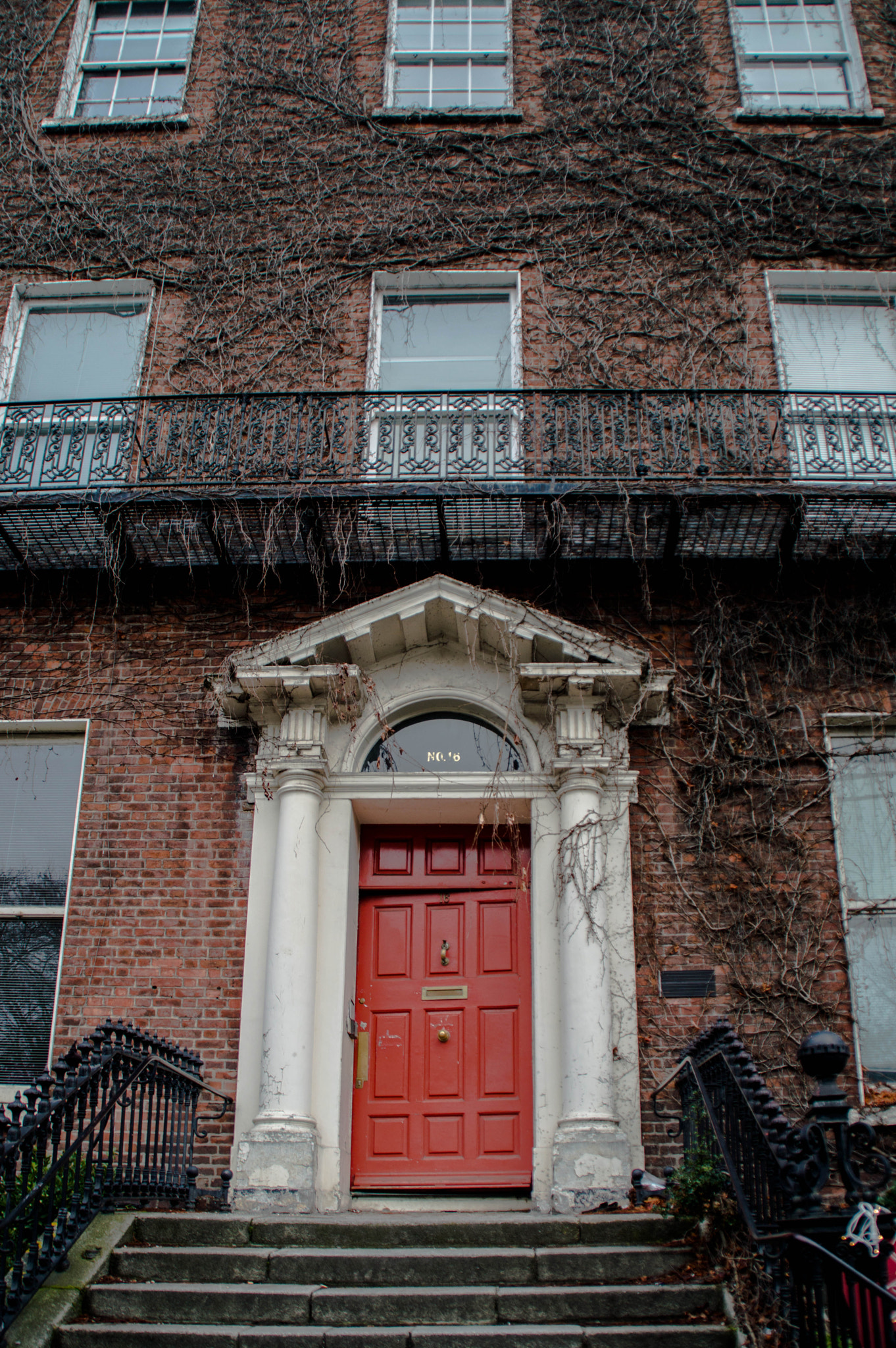Nikon D3200 sample photo. Red door photography