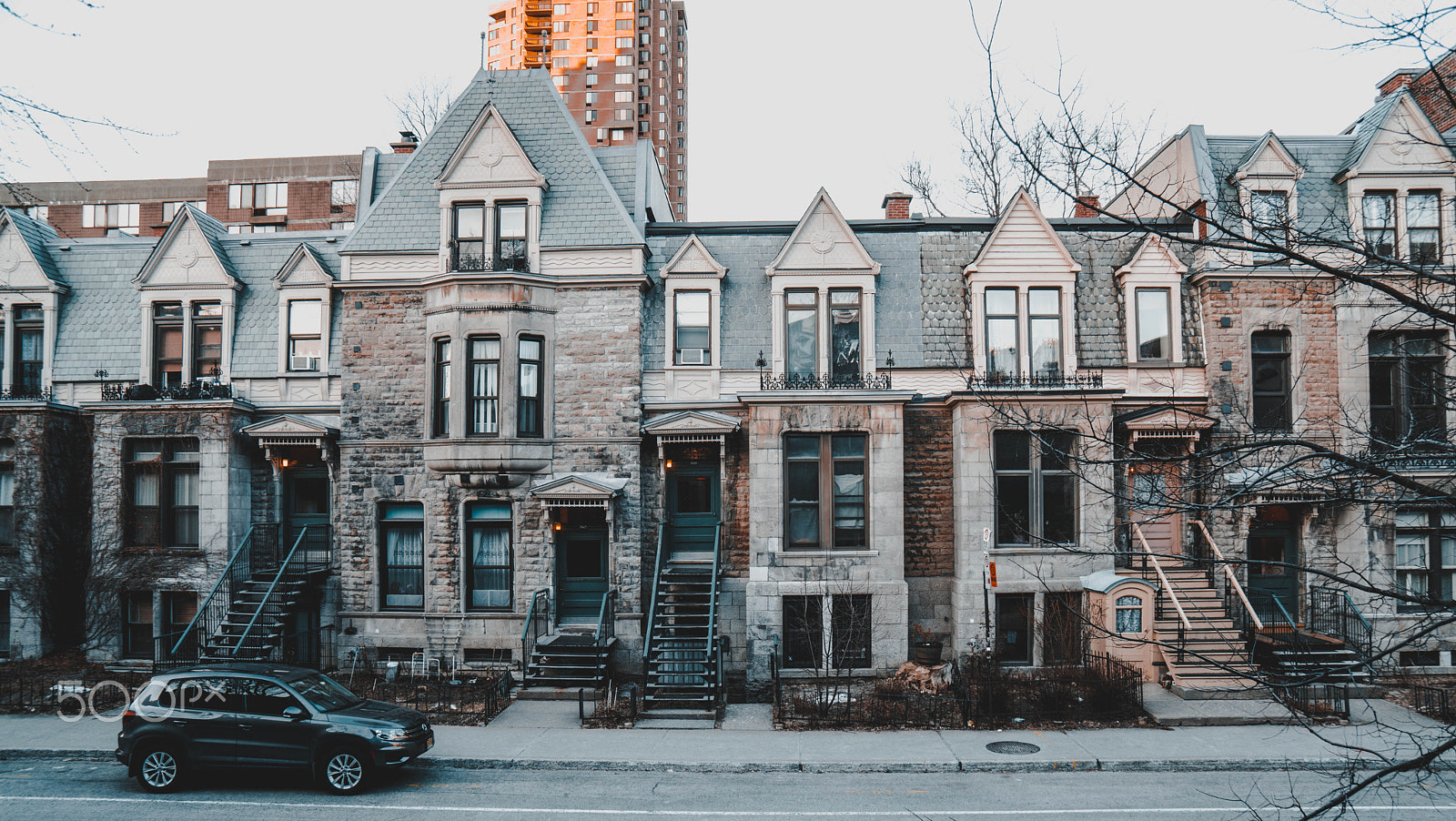 Sony a6300 + Sony Vario-Tessar T* E 16-70mm F4 ZA OSS sample photo. The ghetto photography