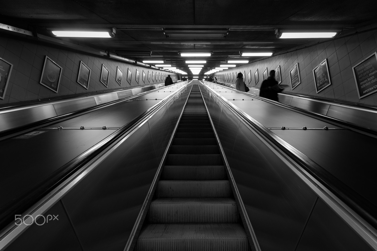 Fujifilm X-Pro2 + Fujifilm XF 10-24mm F4 R OIS sample photo. Escalator in stockholm subway photography